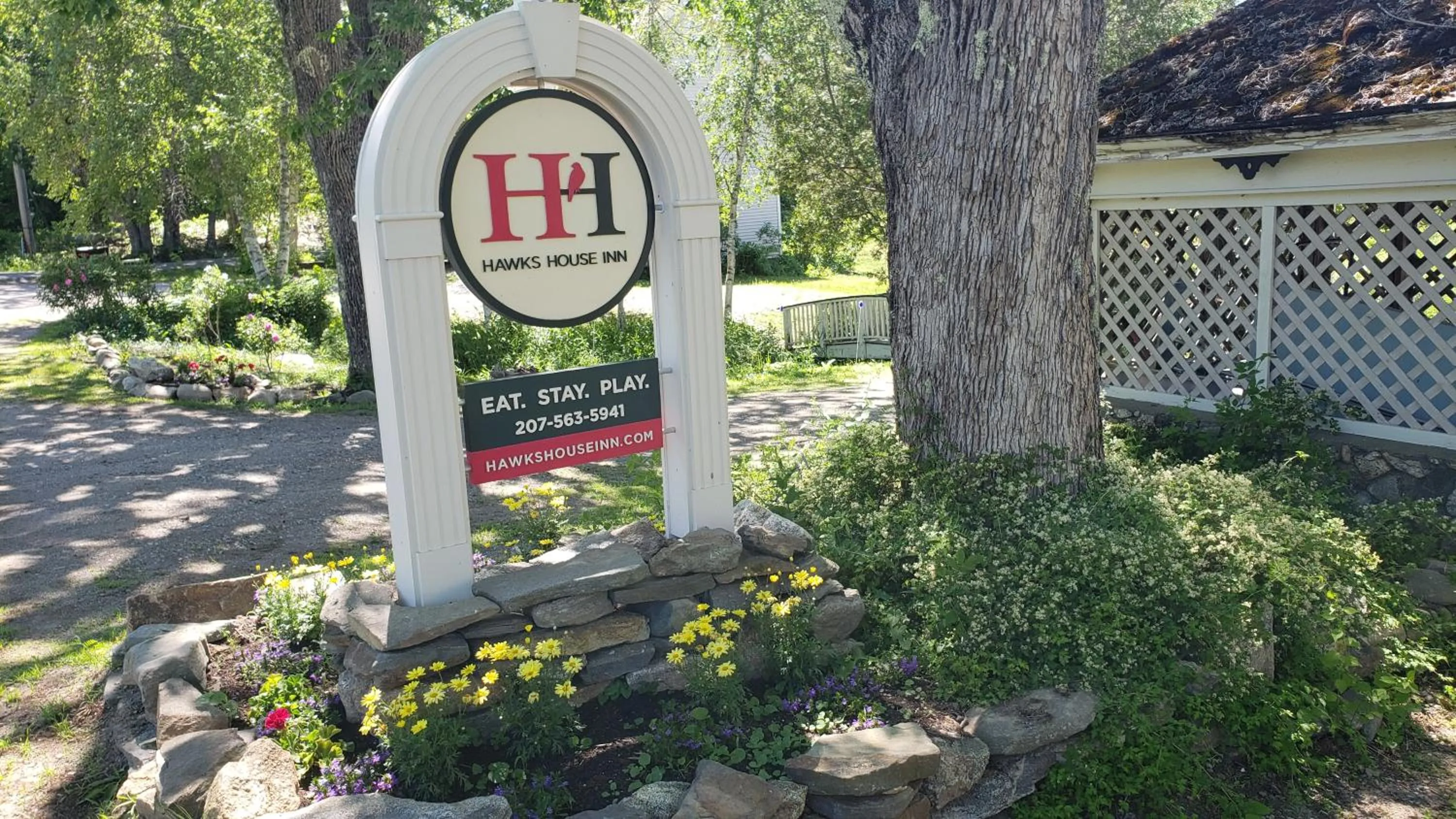 Facade/entrance in Hawks House Inn