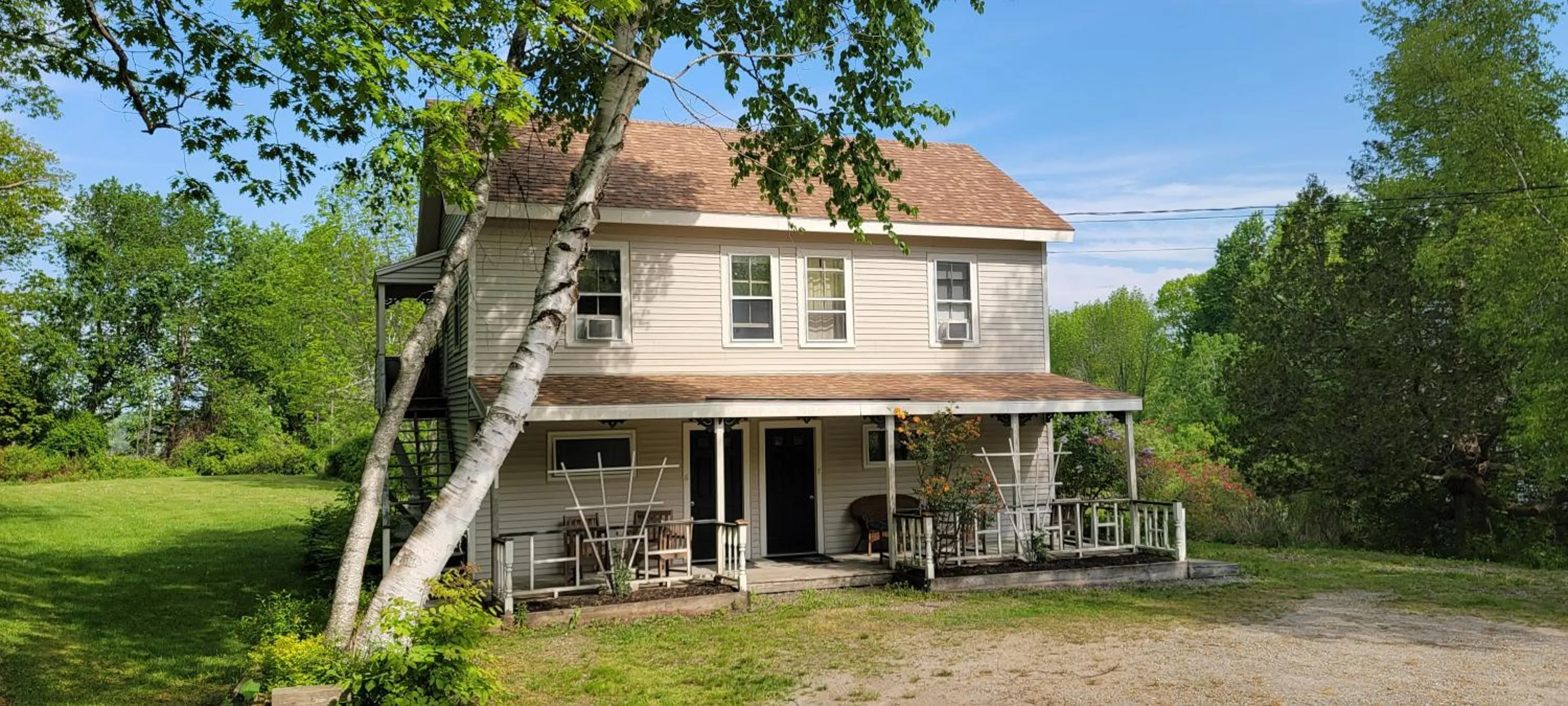 Property building in Hawks House Inn