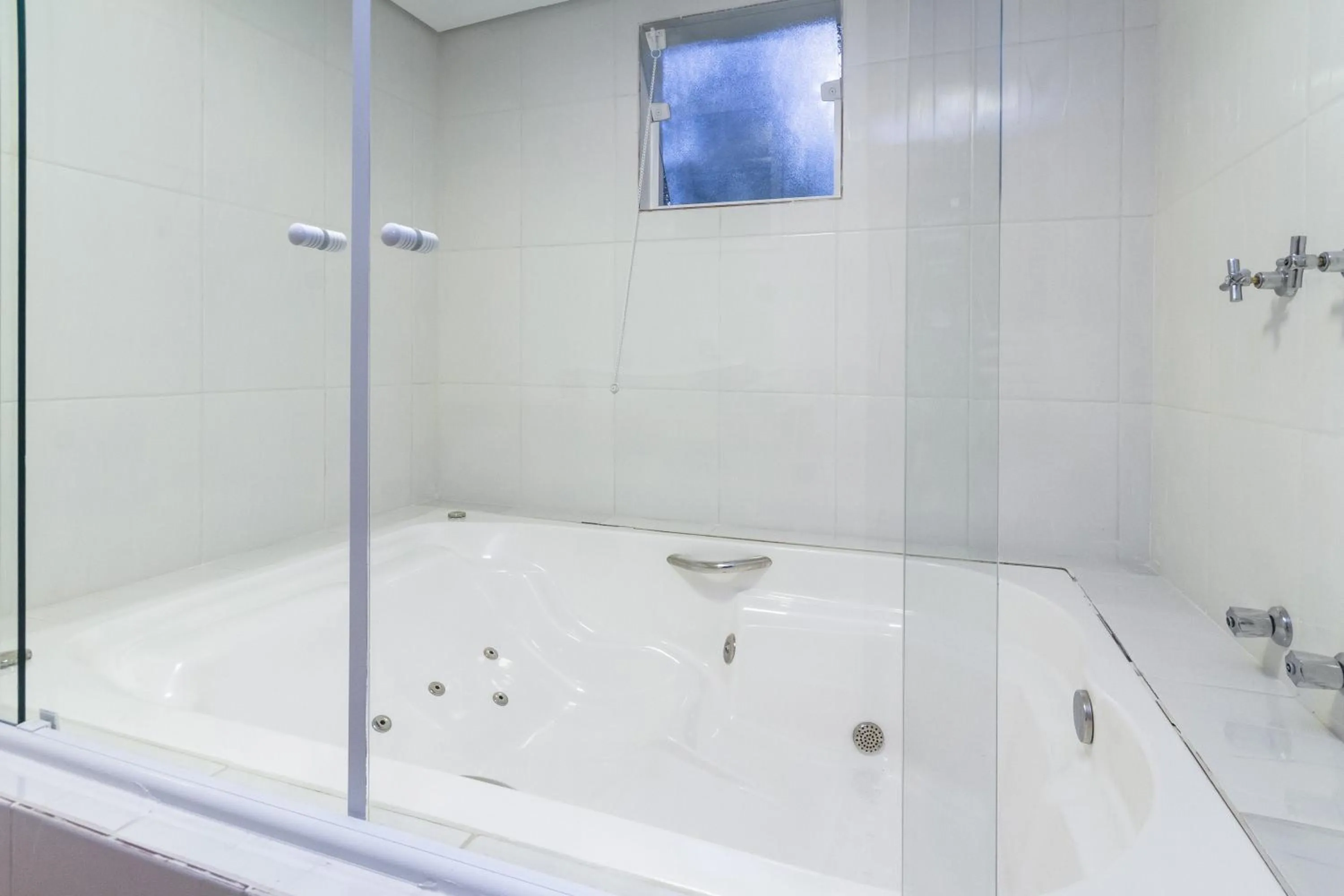 Bath in Pousada Casa Mantiqueira - Próxima ao Capivarí e opções de Hidromassagem