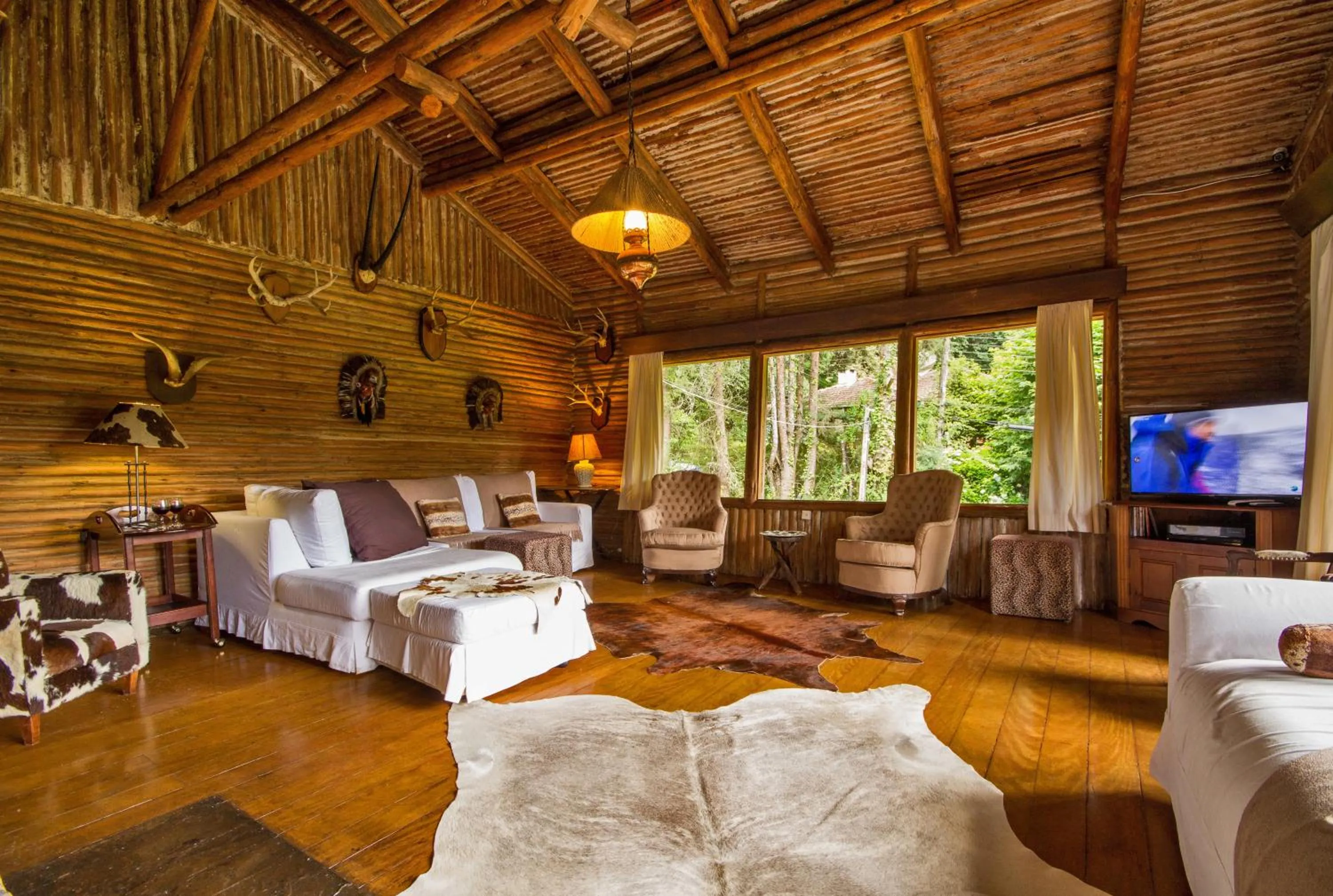 Photo of the whole room in Pousada Casa Mantiqueira - Próxima ao Capivarí e opções de Hidromassagem