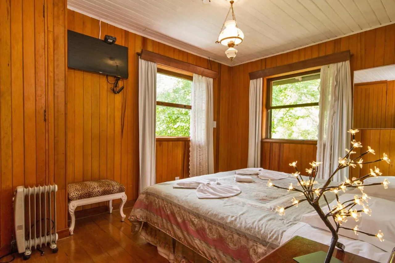 Bedroom, Bed in Pousada Casa Mantiqueira - Próxima ao Capivarí e opções de Hidromassagem