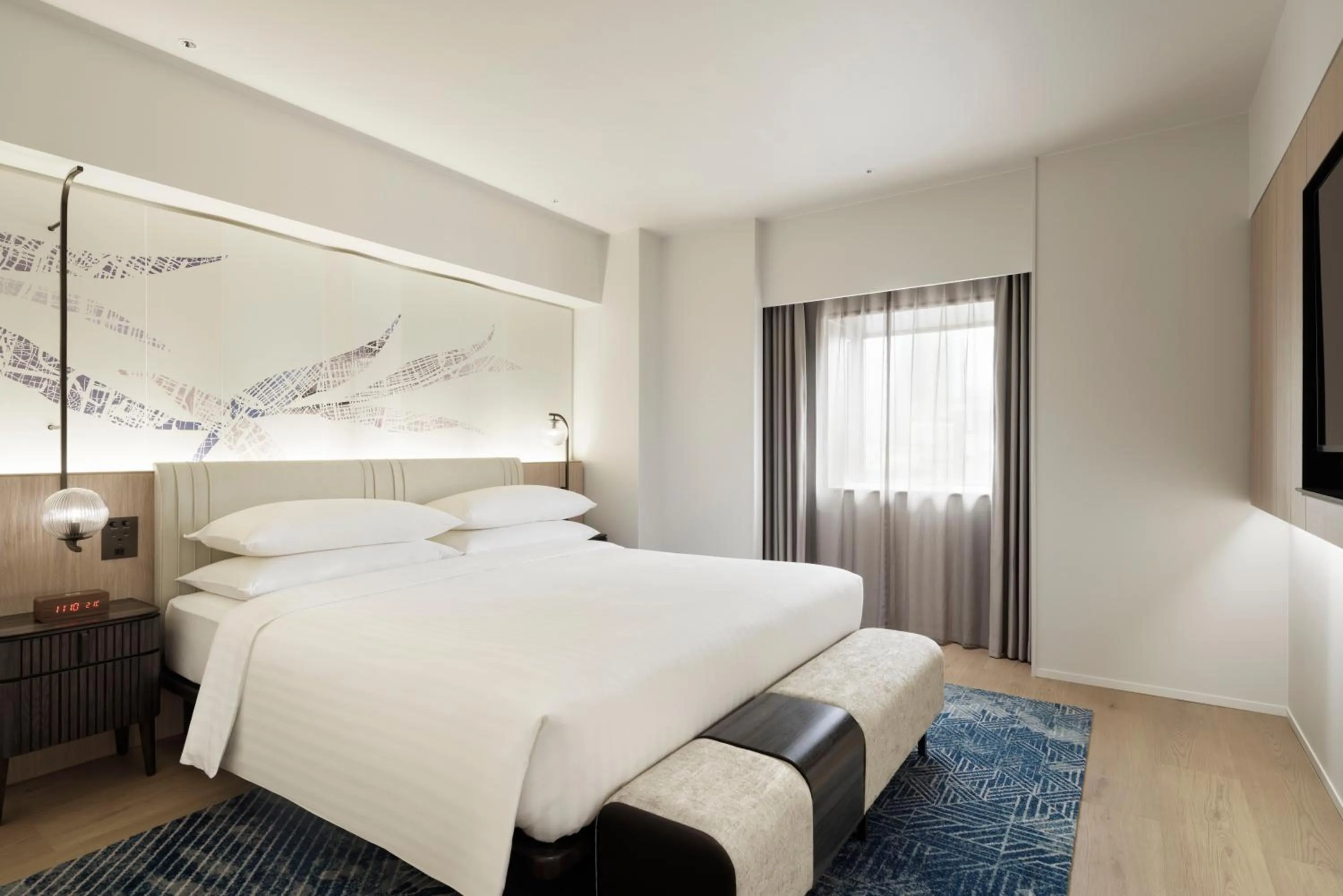 Bed in Courtyard by Marriott Tokyo Ginza Hotel