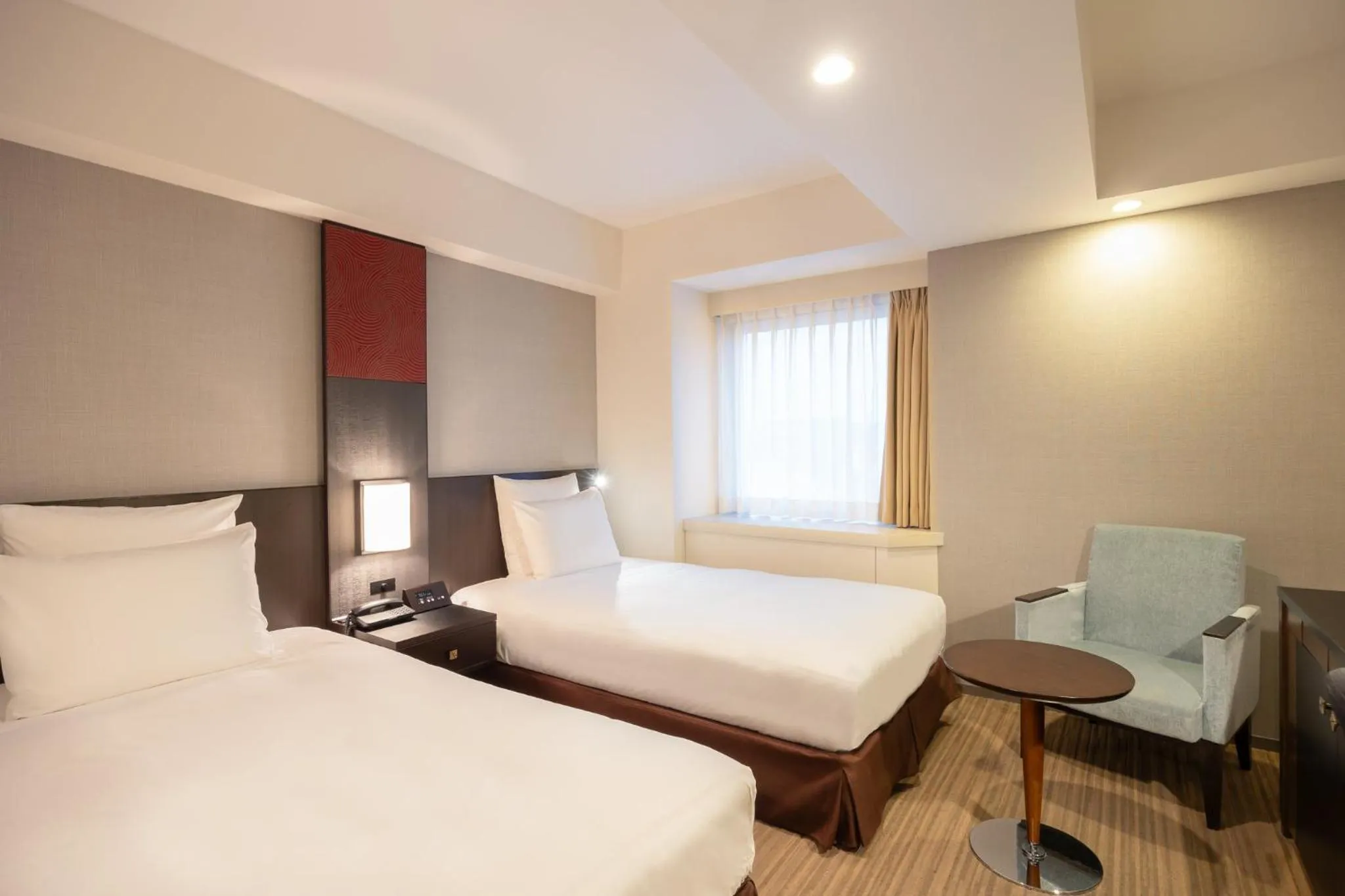 Photo of the whole room, Bed in ANA Crowne Plaza Fukuoka by IHG