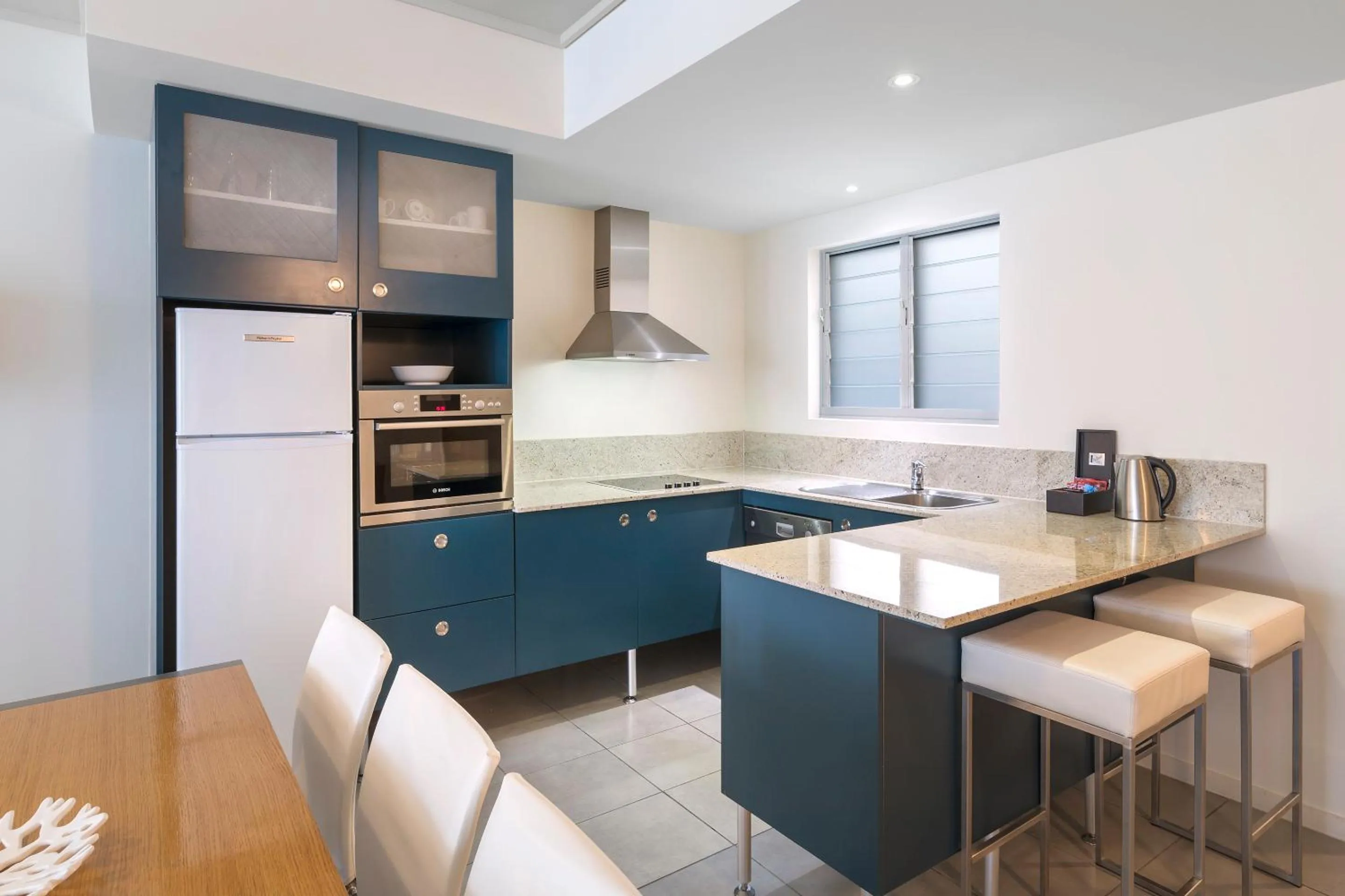 Kitchen or kitchenette in Club Wyndham Airlie Beach