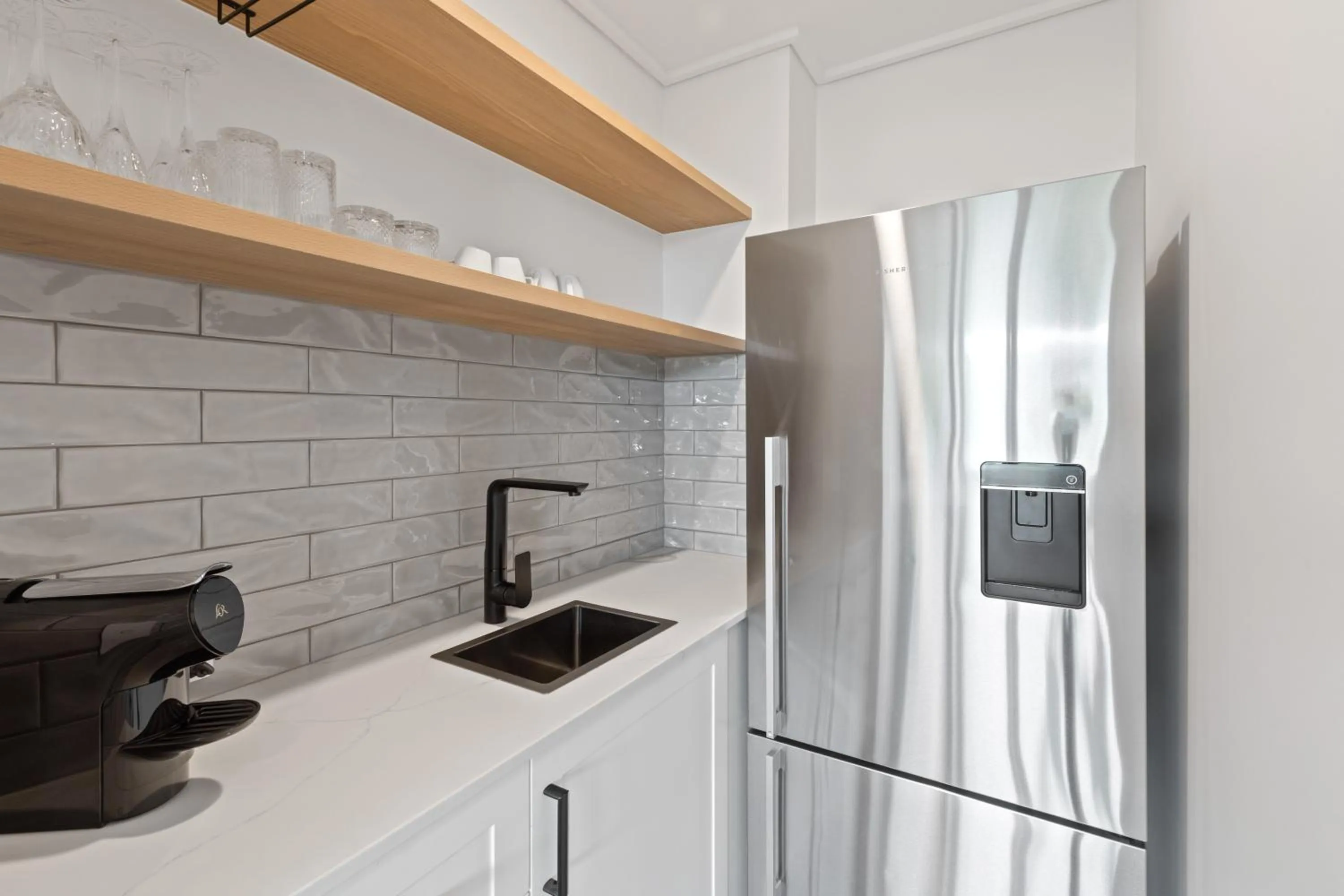 Kitchen or kitchenette in Club Wyndham Airlie Beach
