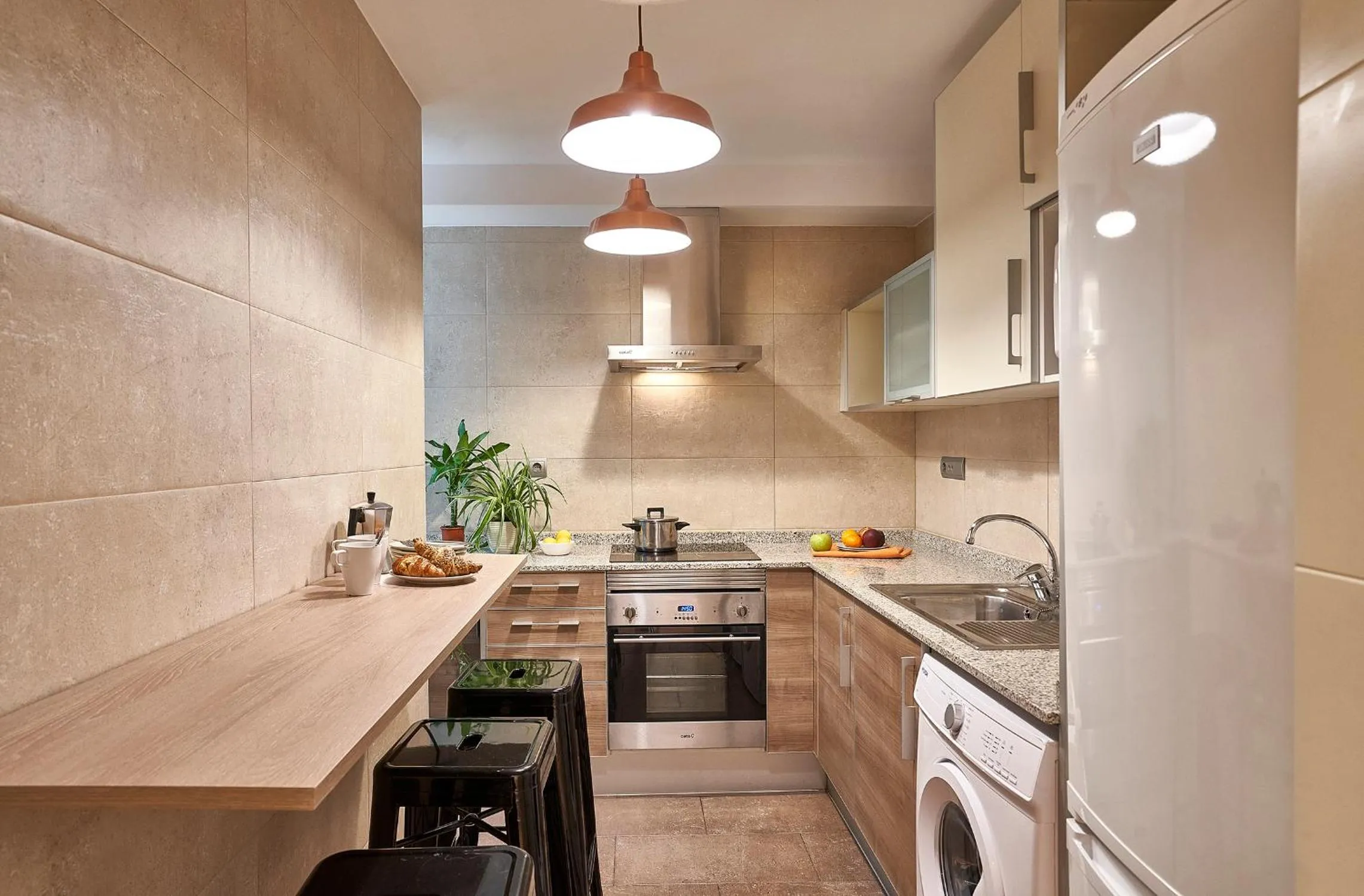 Kitchen or kitchenette in Barcelona Sants Station Apartments