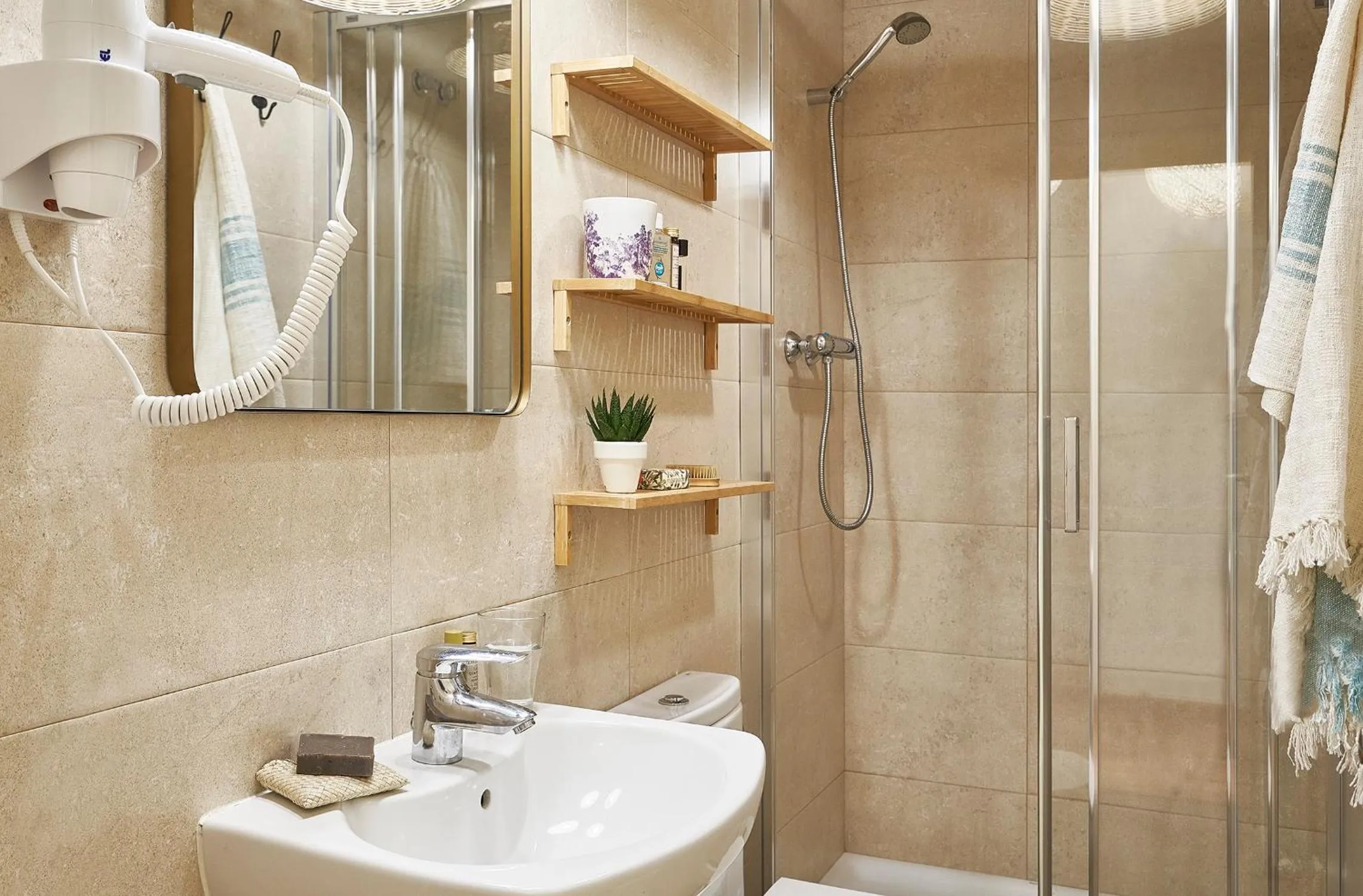 Bathroom in Barcelona Sants Station Apartments