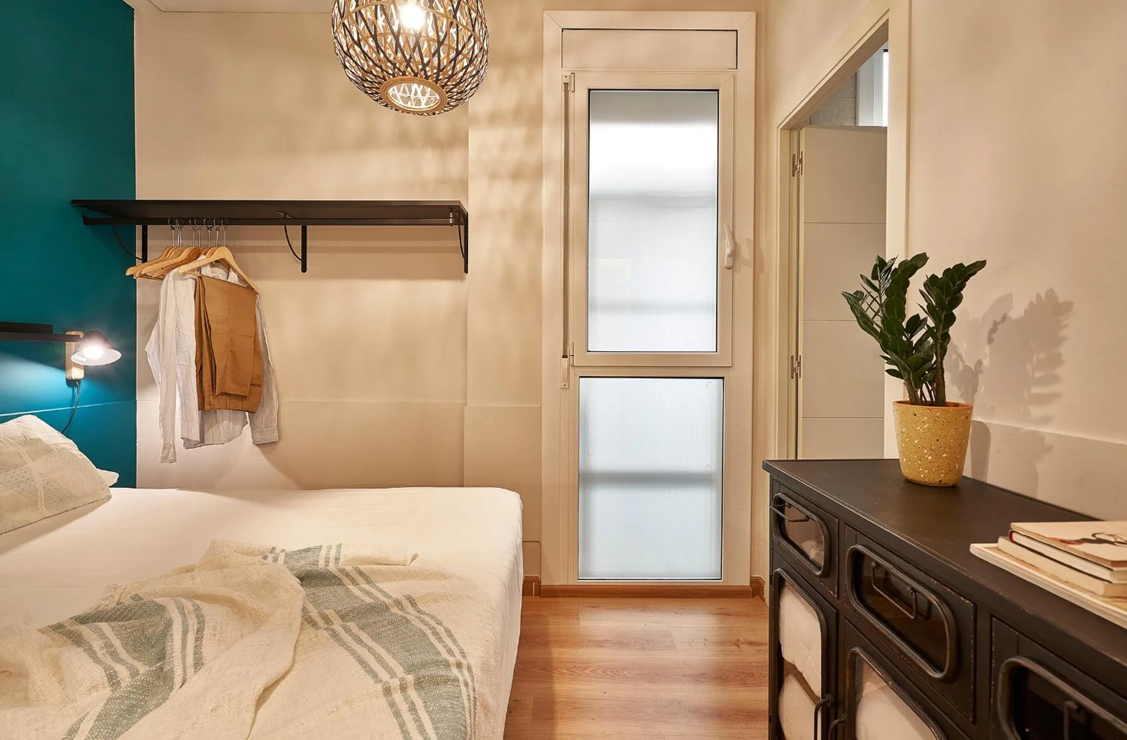 Photo of the whole room, Bed in Barcelona Sants Station Apartments