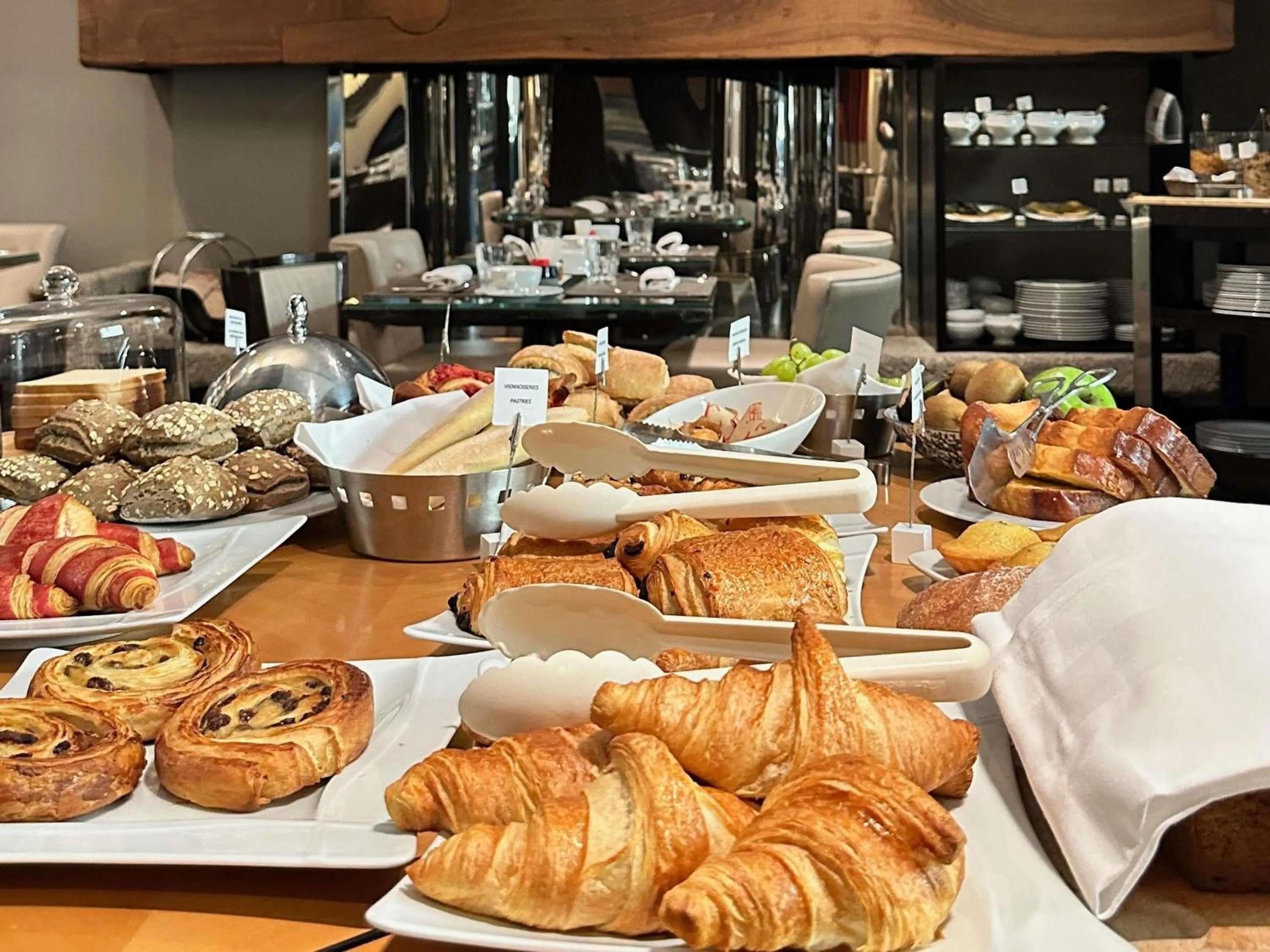 Breakfast in Park Hotel Grenoble - MGallery Collection
