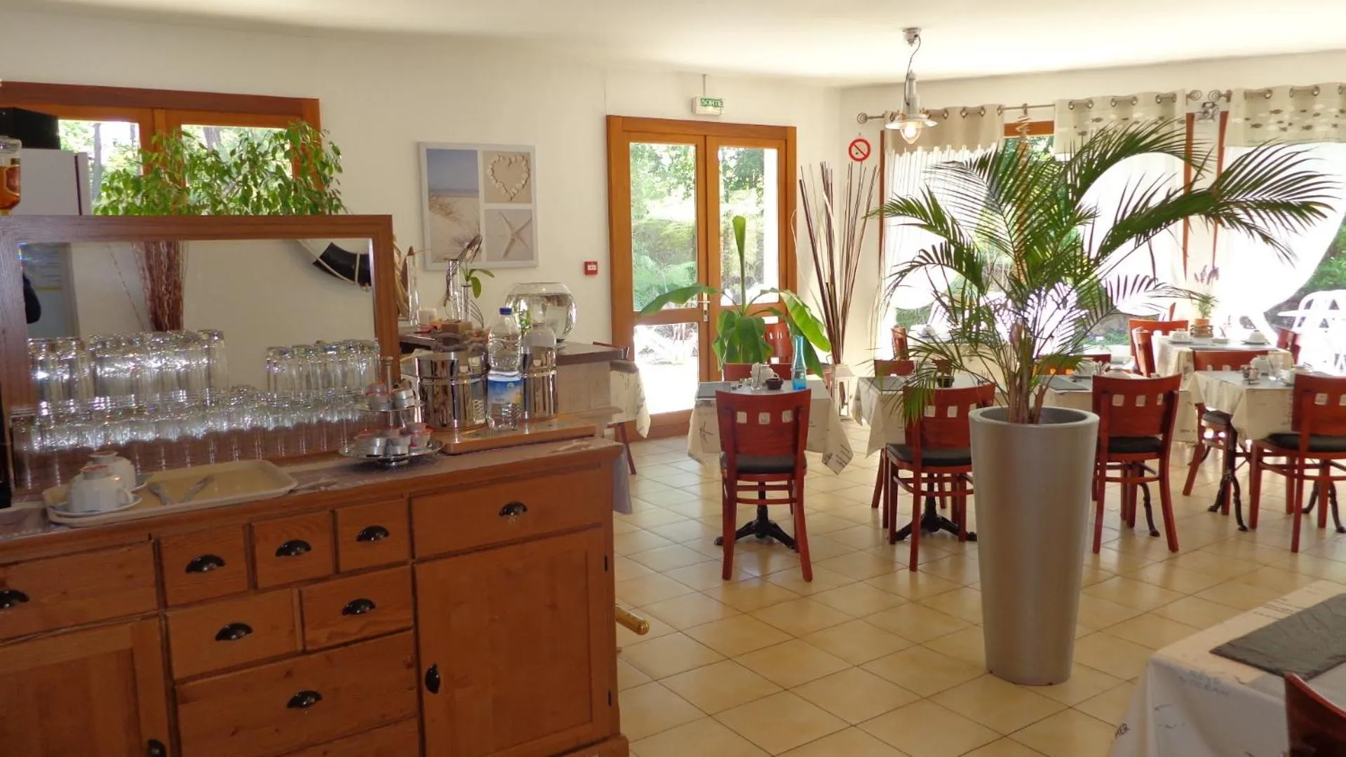 Restaurant/places to eat in Le Heron Cendré