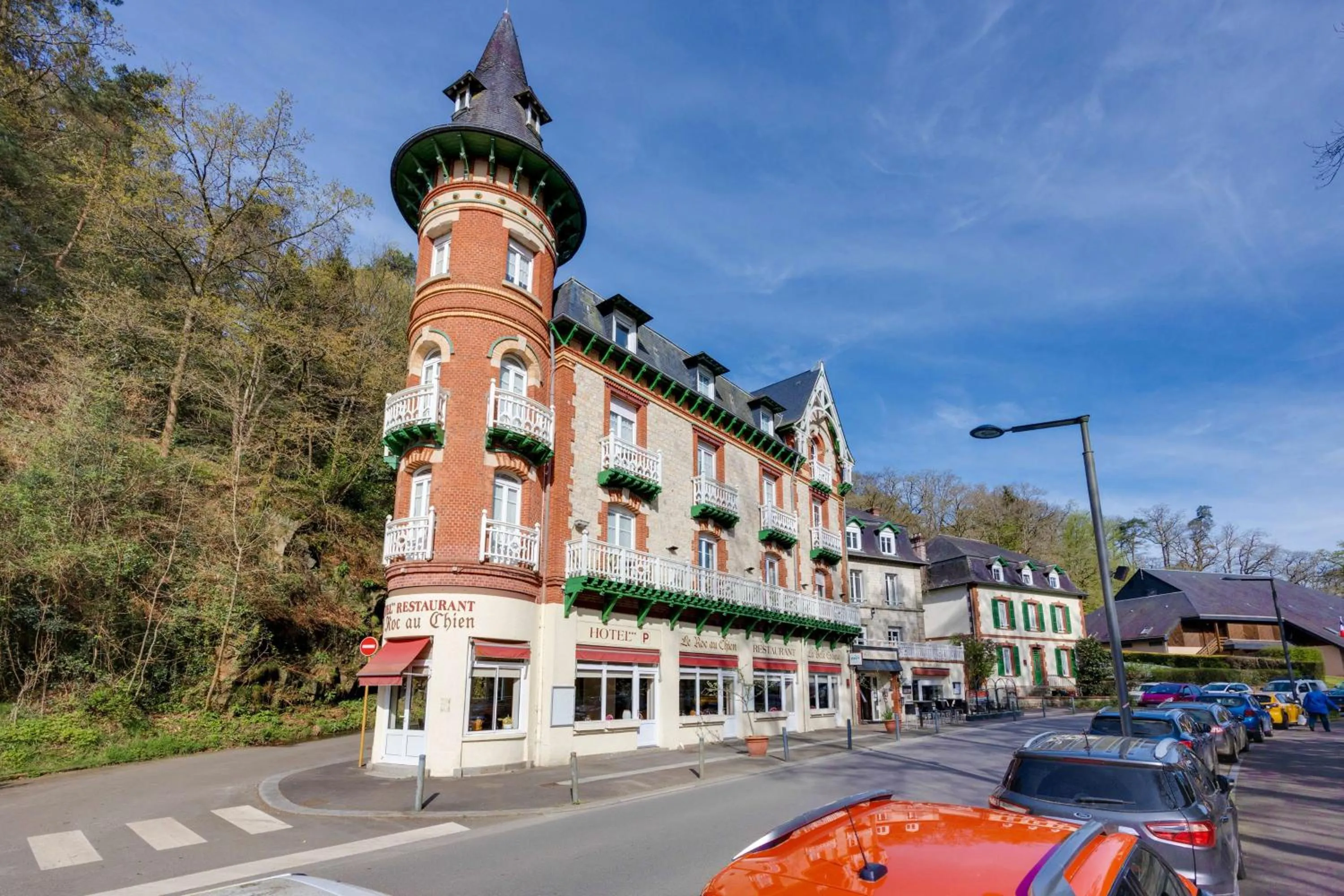 Property building in BRIT HOTEL & SPA Le Roc au Chien