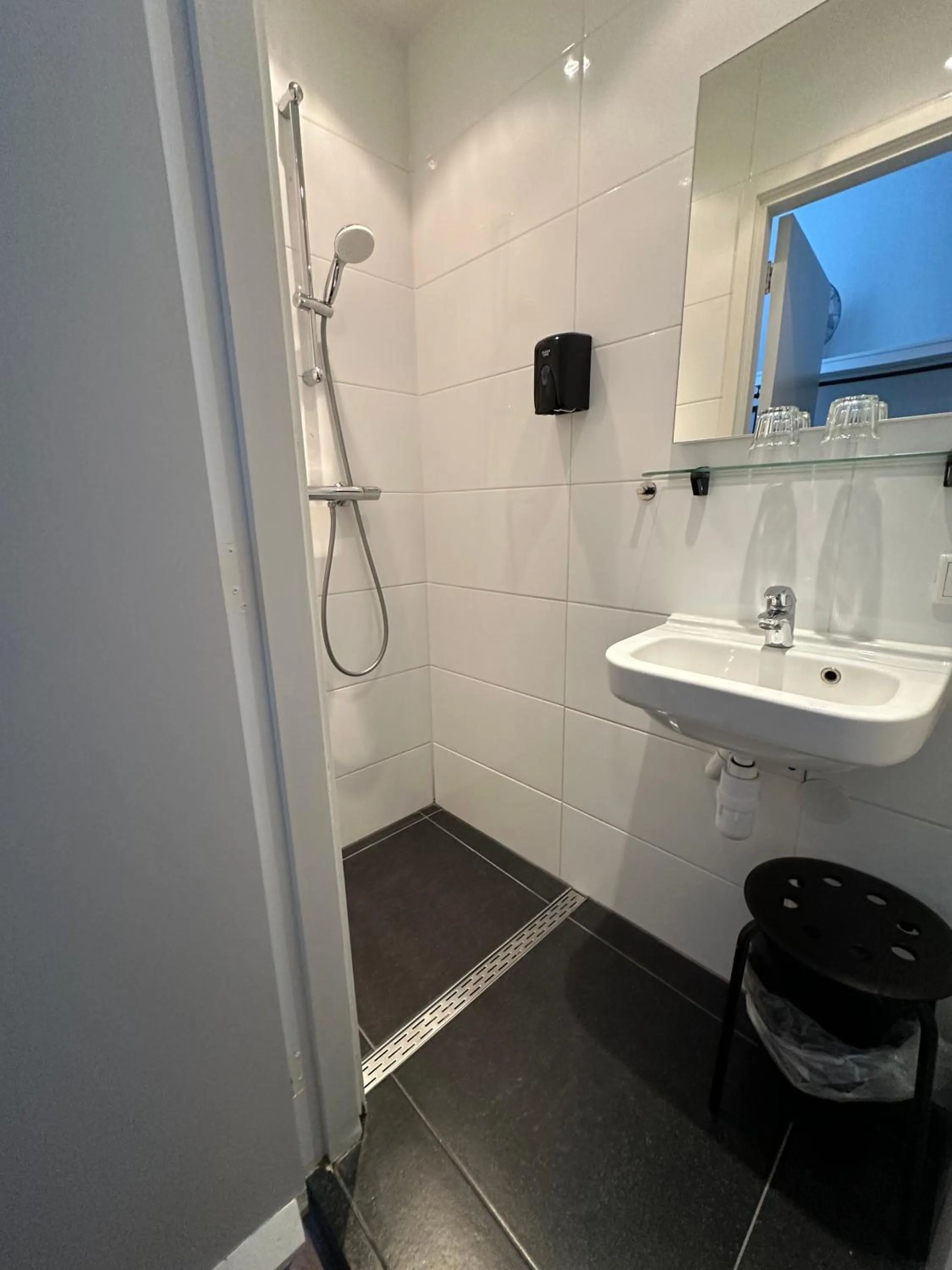 Shower in Hotel Hortus