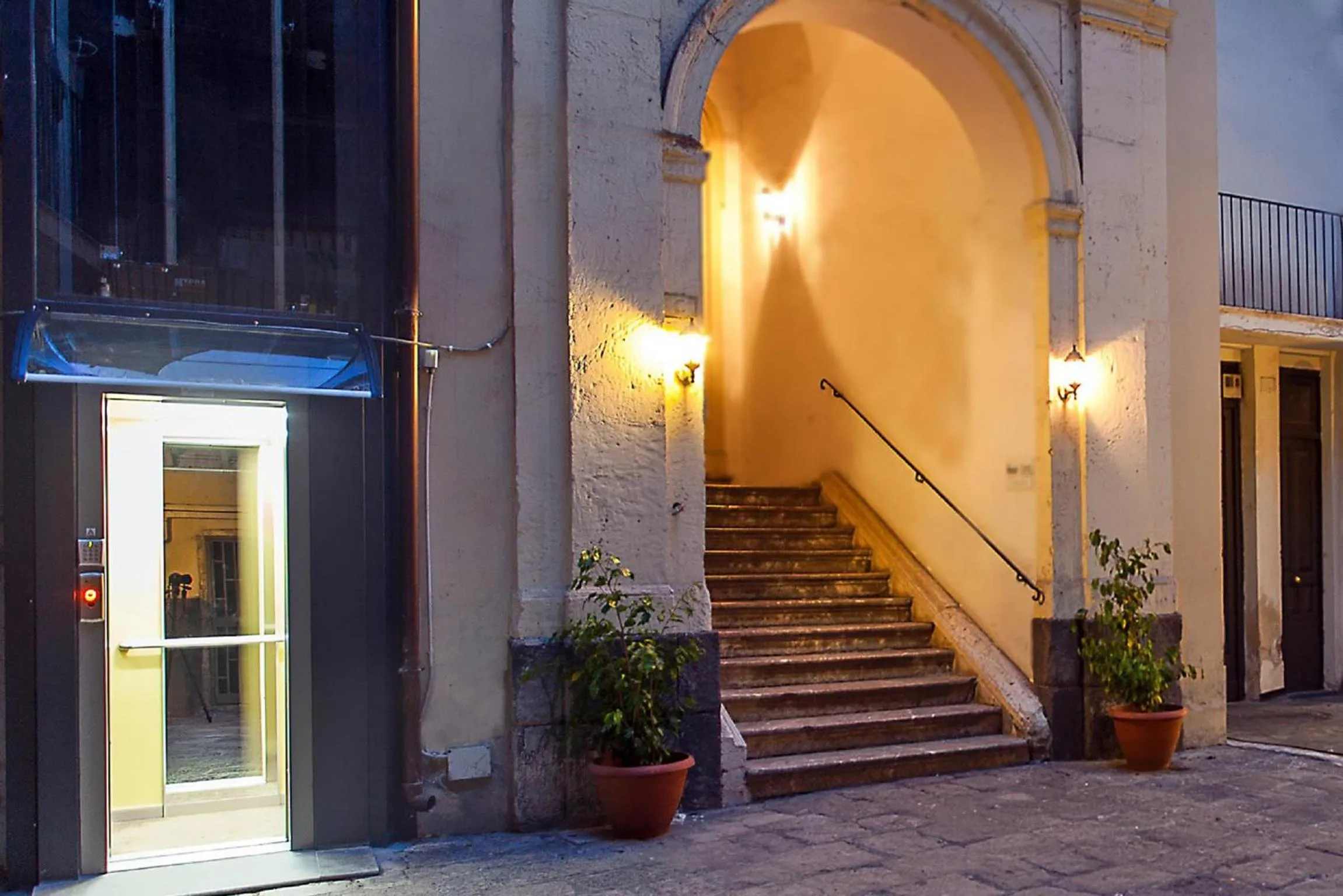 Facade/entrance in Suite Inn Catania