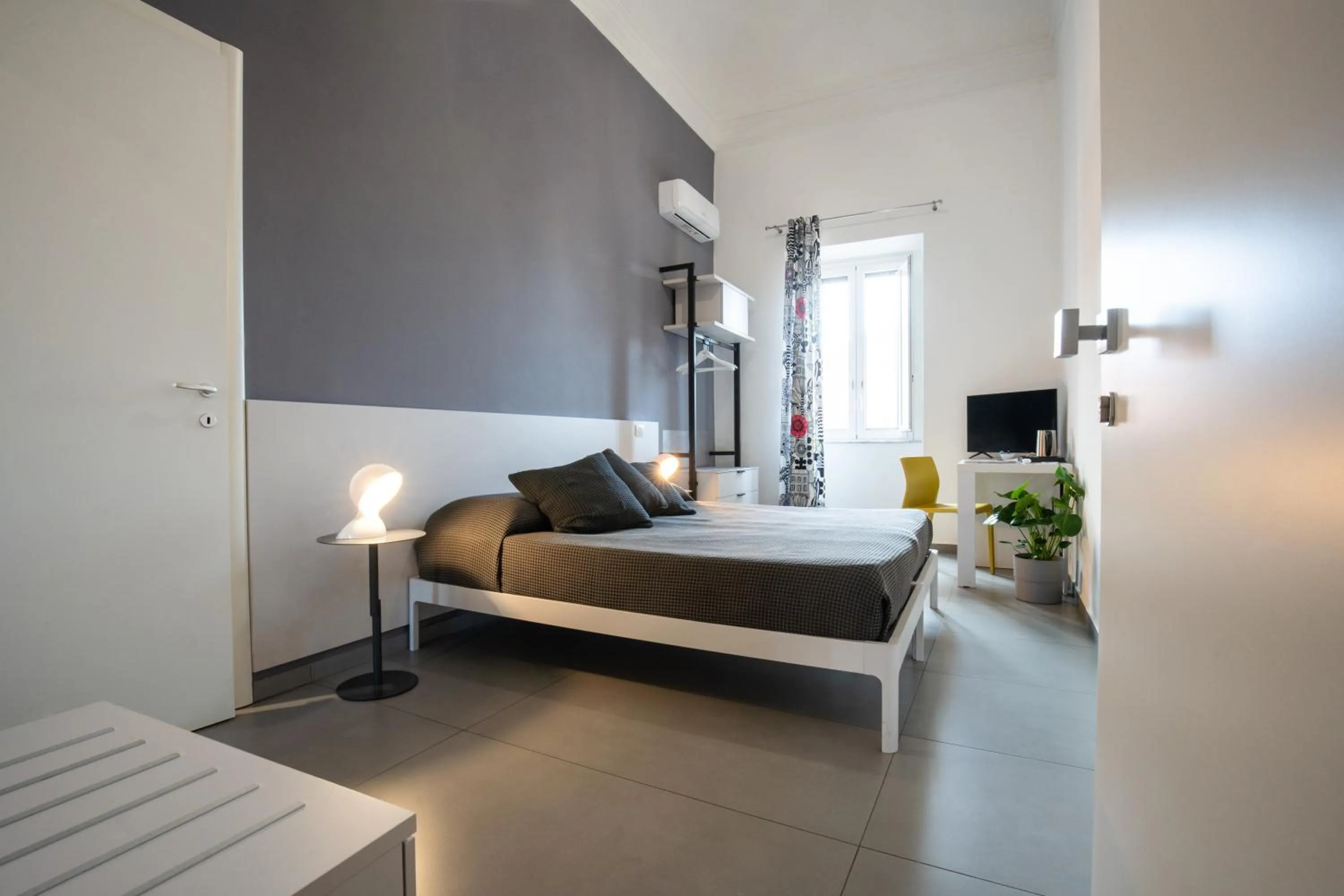 Bedroom, Bed in Suite Inn Catania