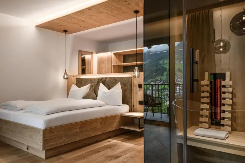 Bed in Hotel Hubertushof