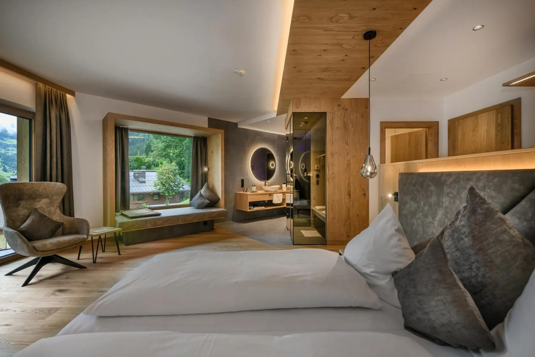 Bed in Hotel Hubertushof