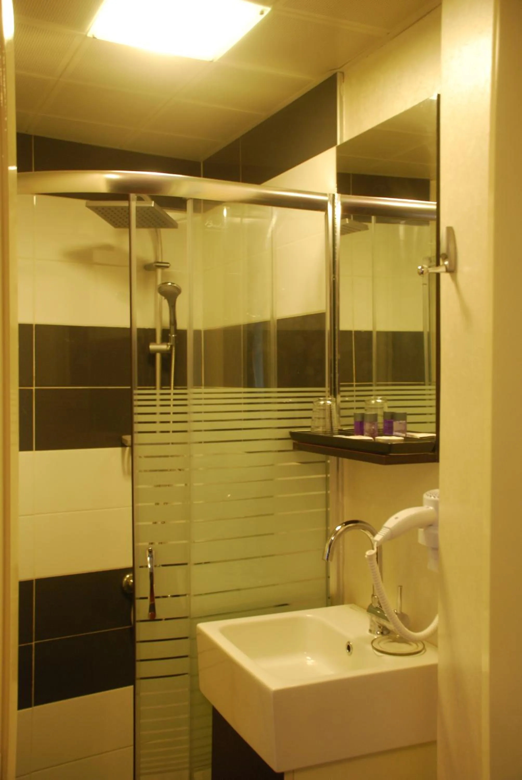 Bathroom in Mini Hotel