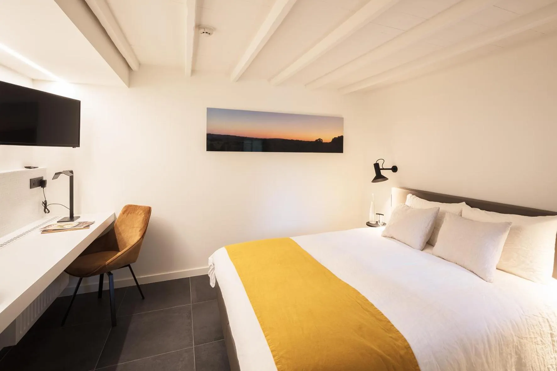 TV and multimedia, Bed in Vertes Feuilles