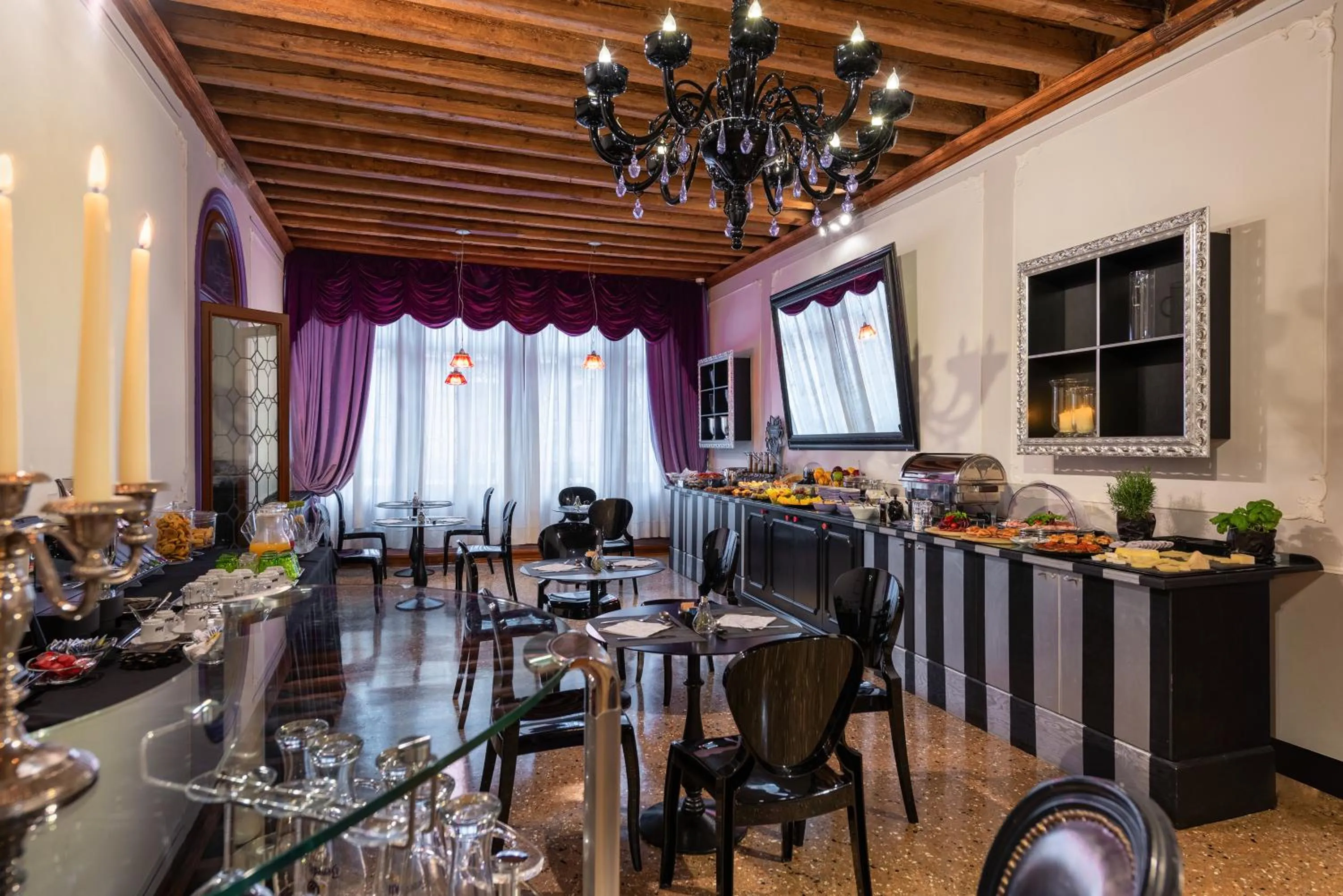 Food and drinks, Restaurant/Places to Eat in Ad Place Venice