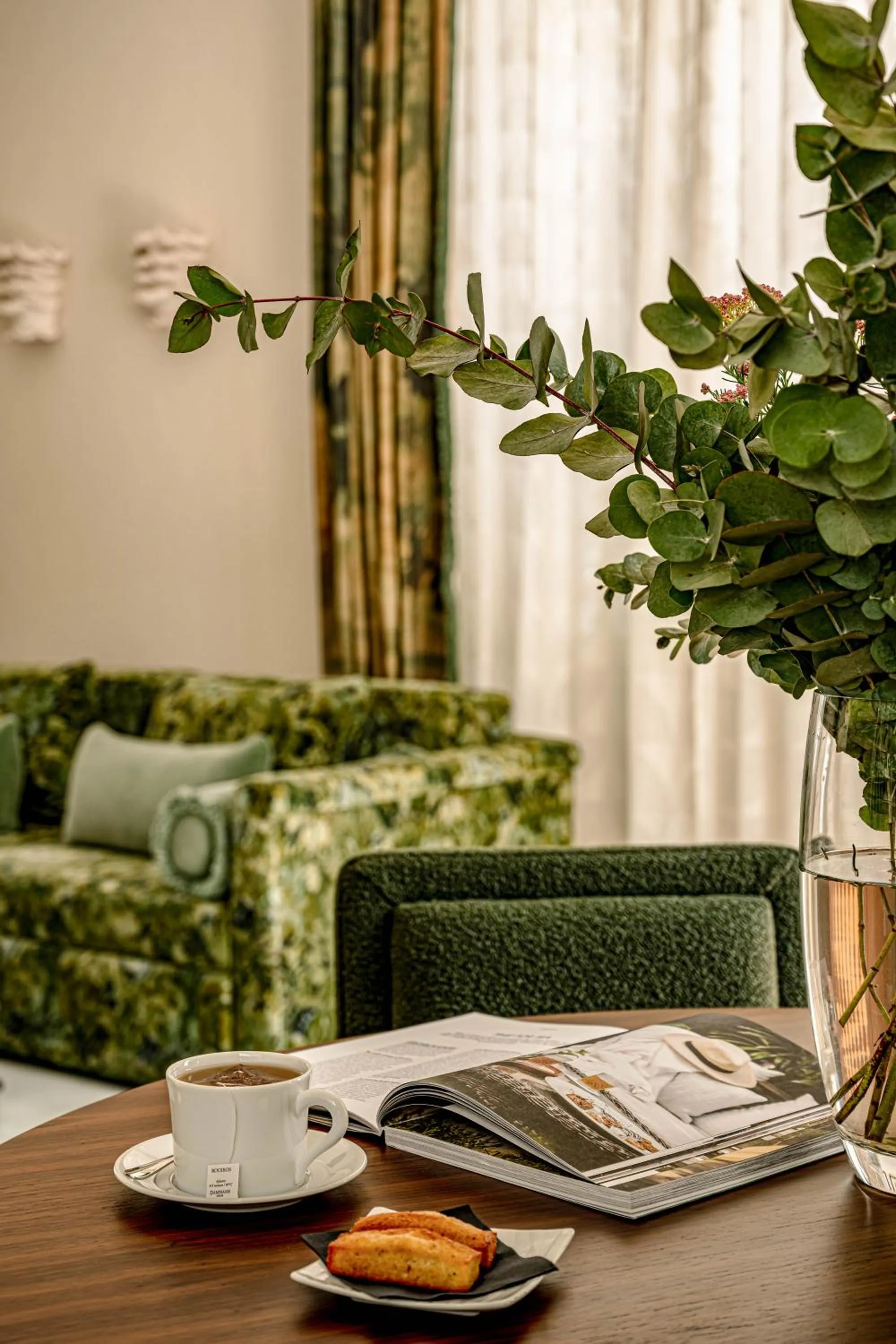 Living room in Saint James Paris