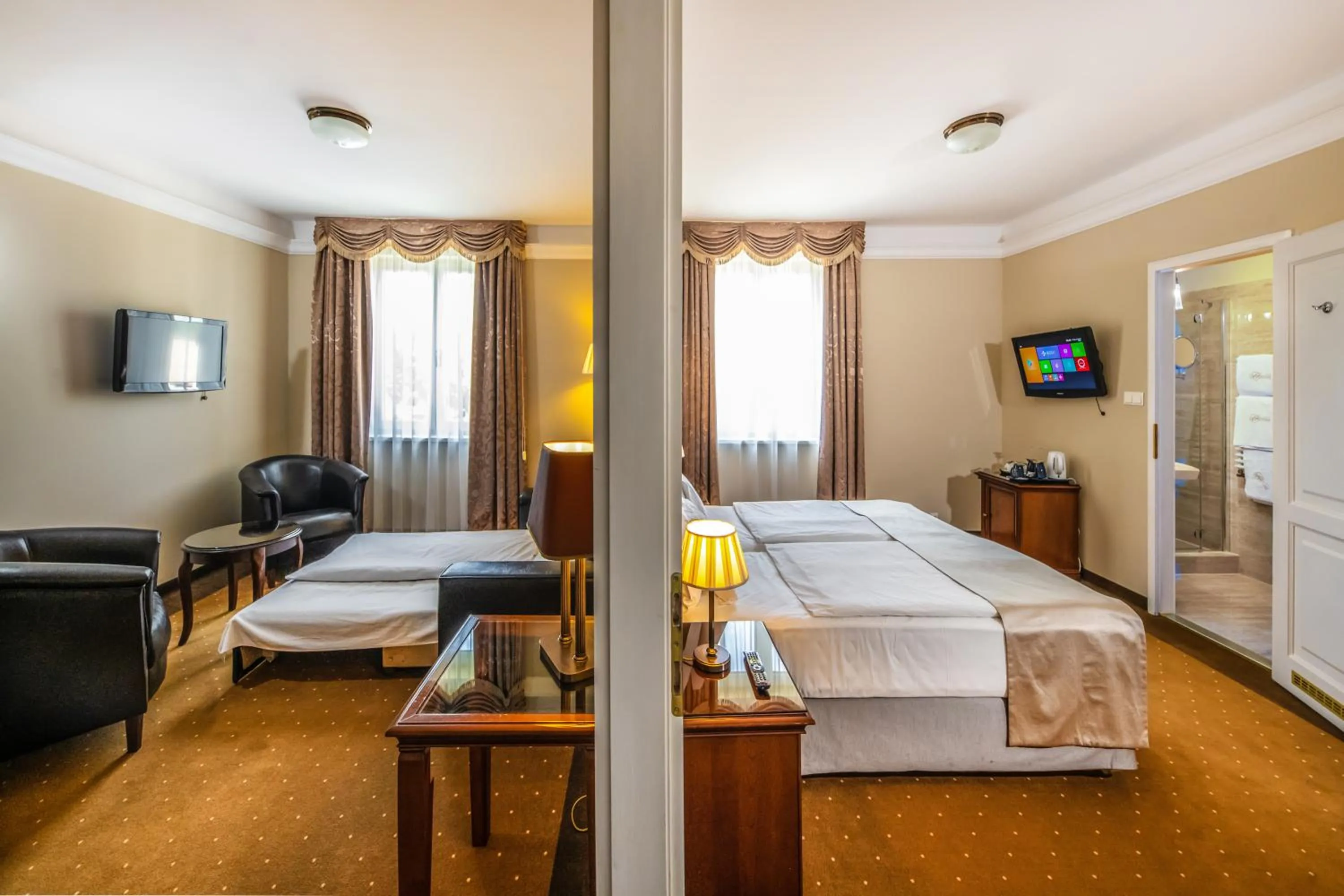 Photo of the whole room, Bed in La Contessa Castle Hotel