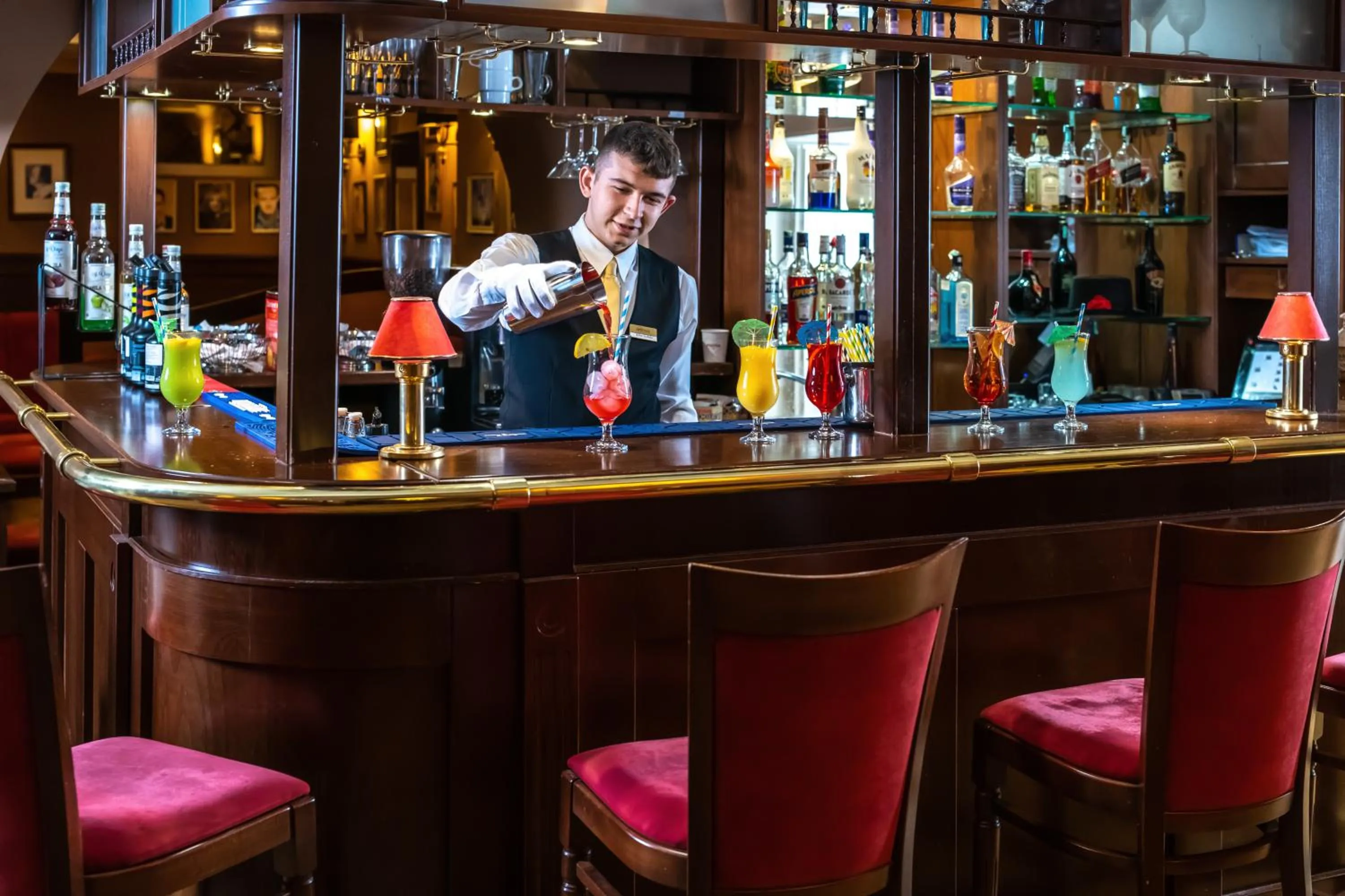 Lounge or bar in La Contessa Castle Hotel