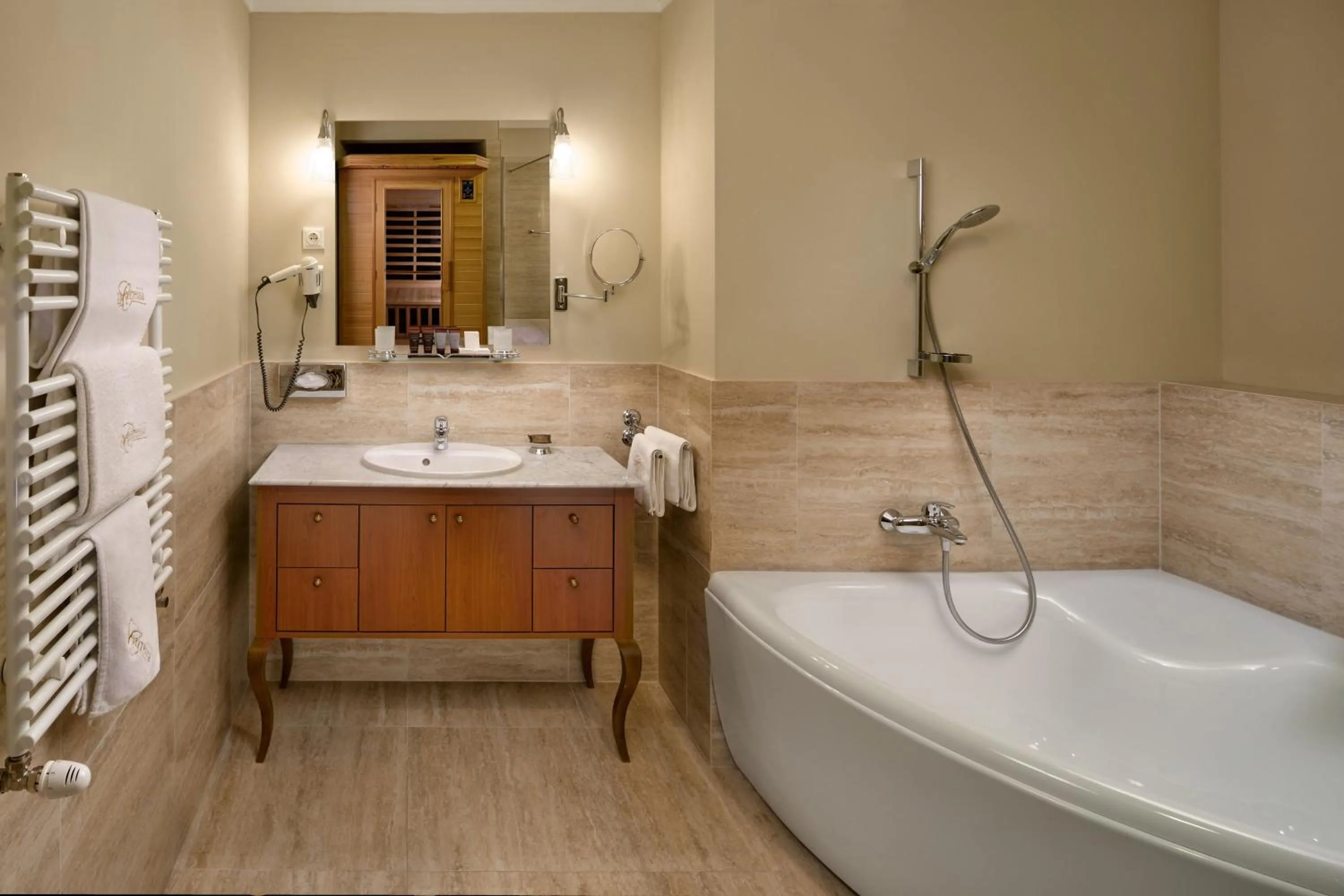 Toilet in La Contessa Castle Hotel