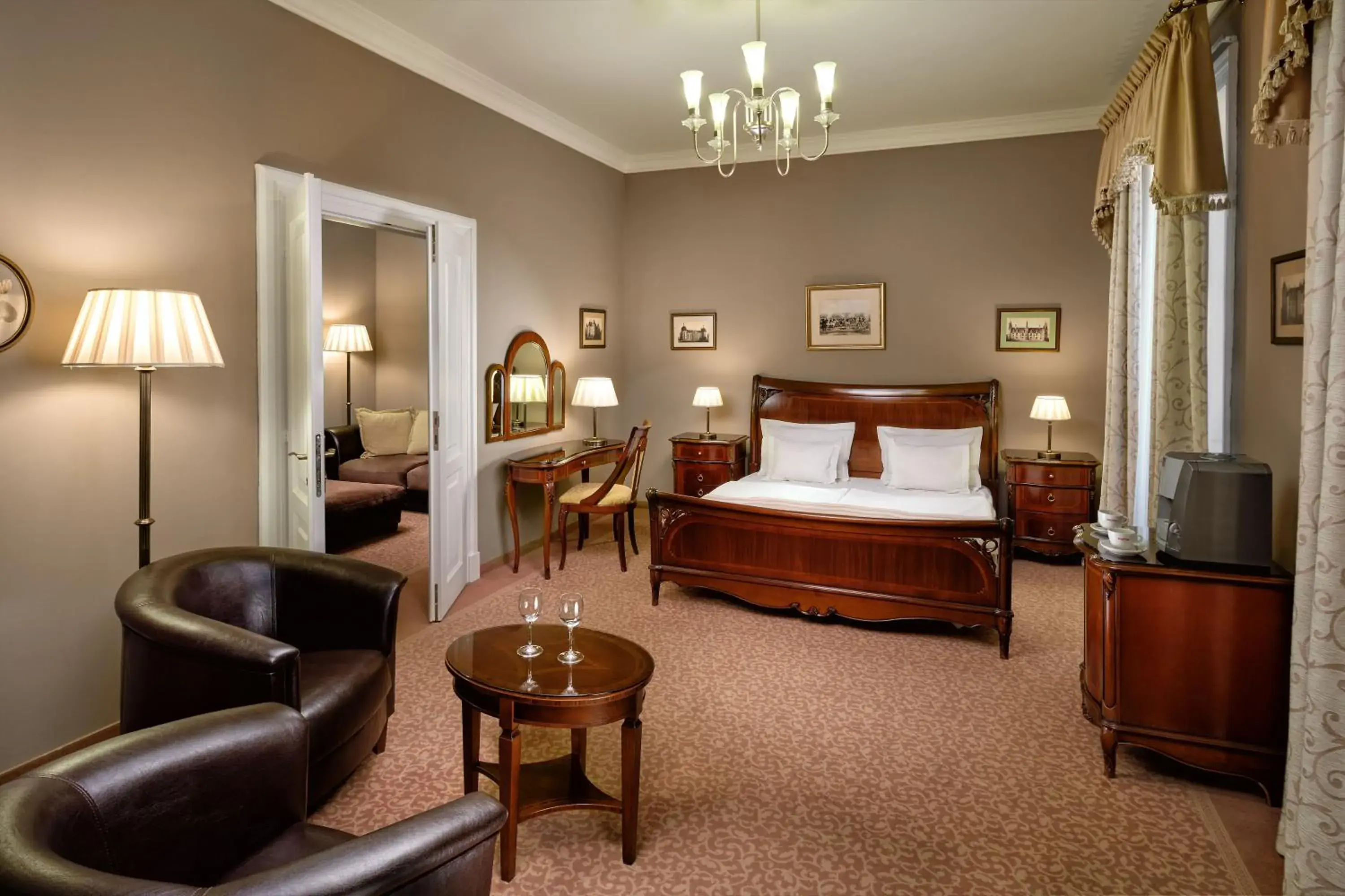 Sandor Suite - single occupancy - Castle in La Contessa Castle Hotel Sandor Suite - single occupancy - Castle in La Contessa Castle Hotel