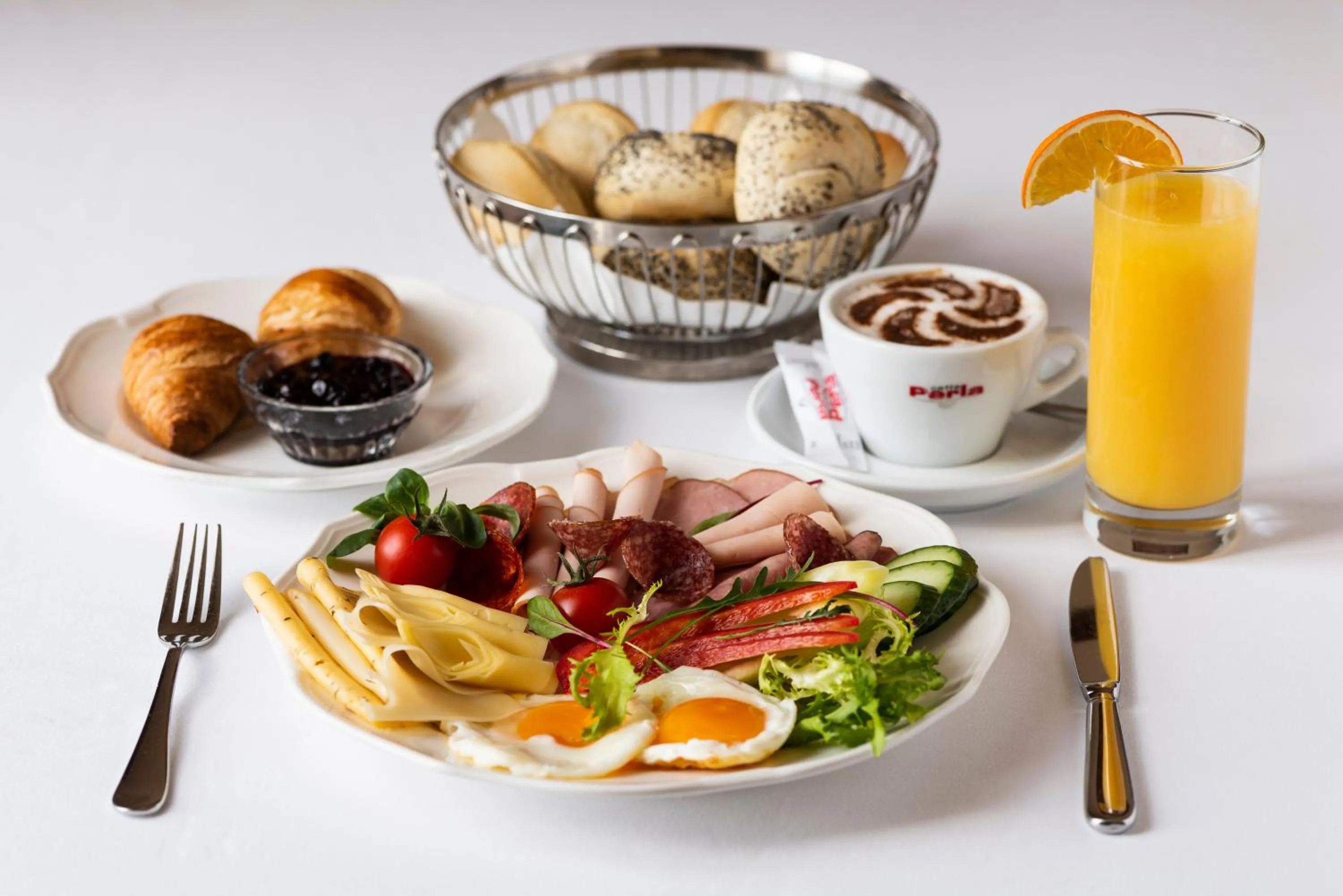 Buffet breakfast in La Contessa Castle Hotel