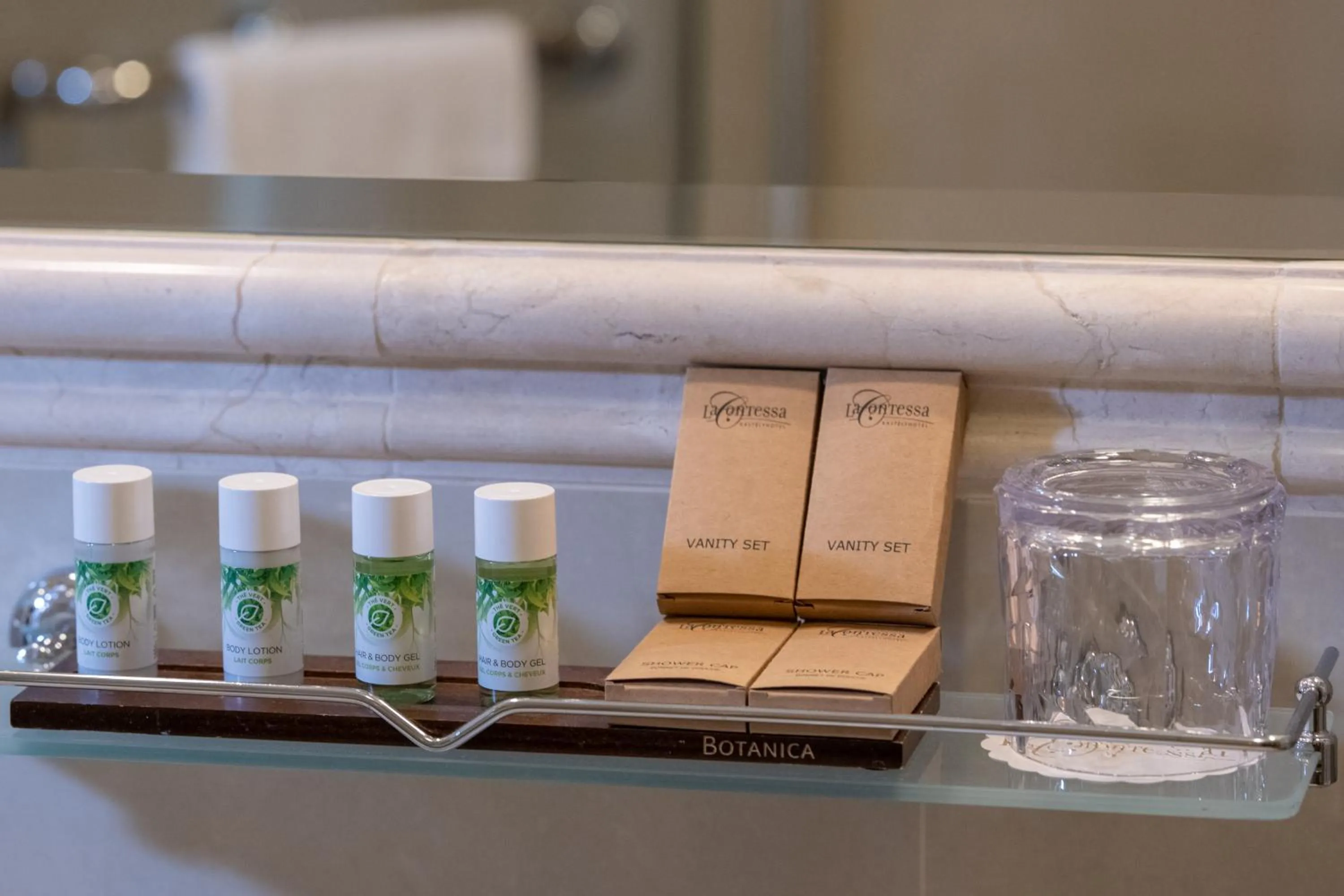 Bathroom in La Contessa Castle Hotel