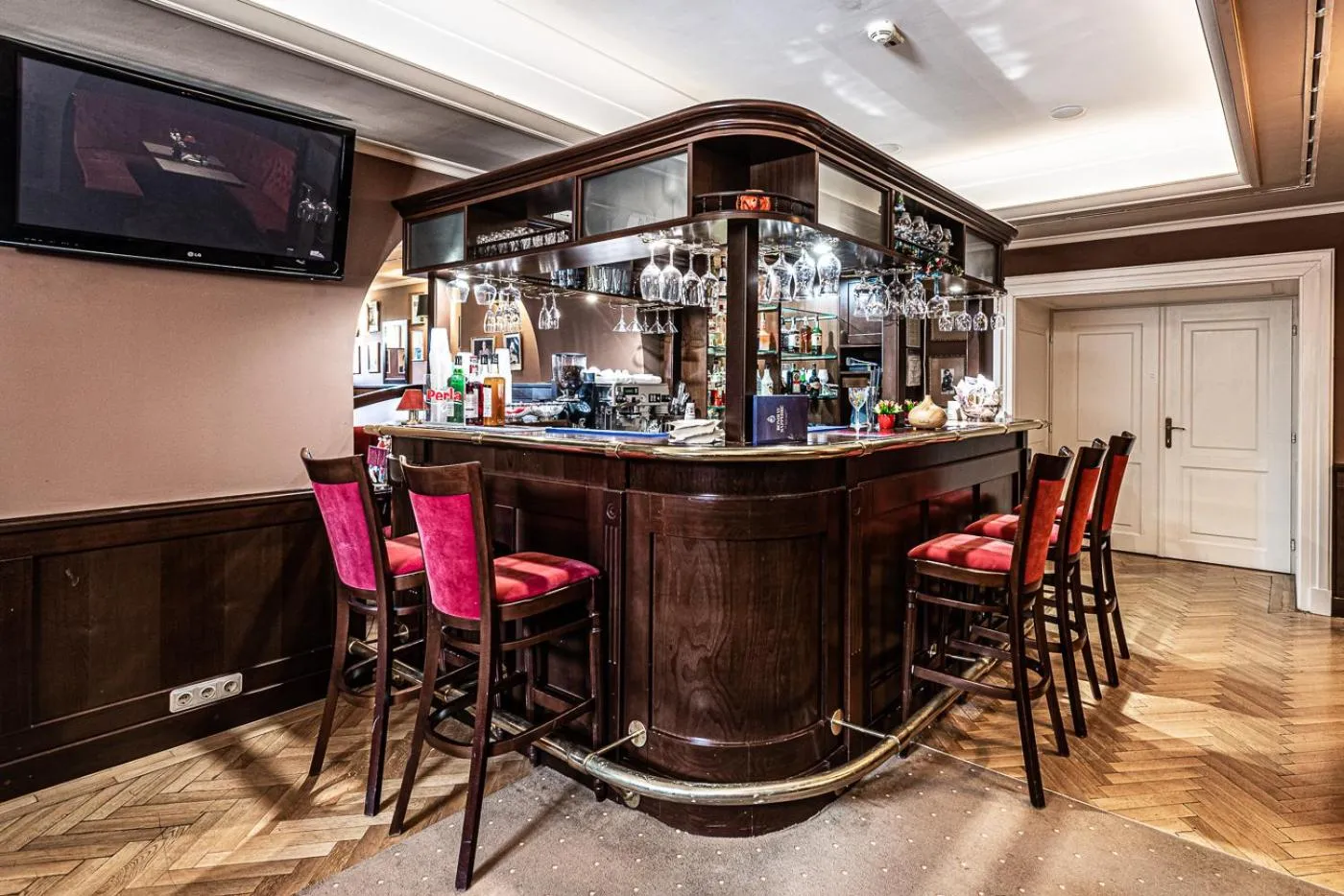 Lounge or bar in La Contessa Castle Hotel