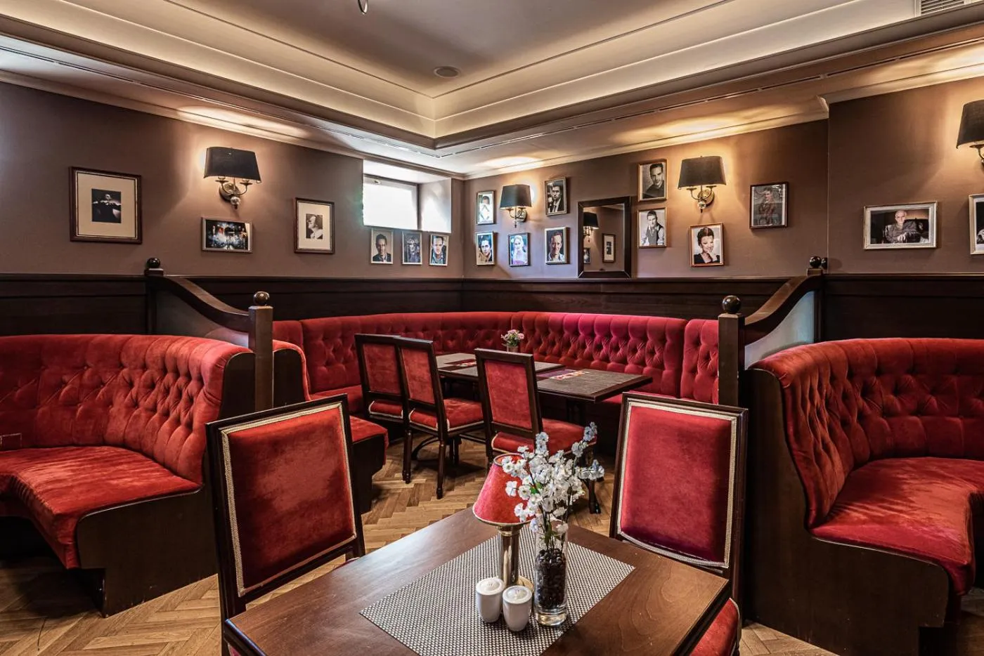 Lounge or bar in La Contessa Castle Hotel