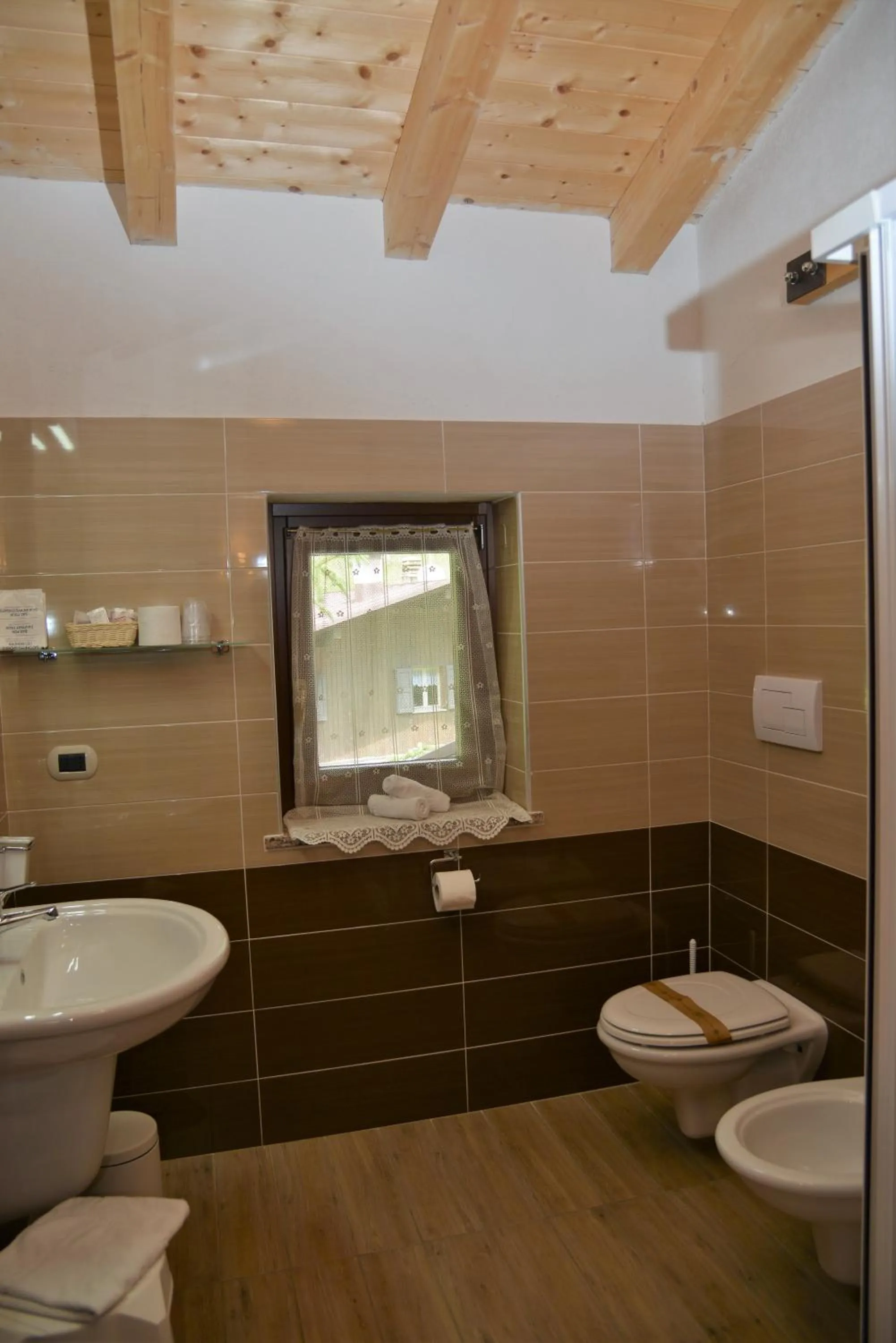 Shower in Hotel Marianna