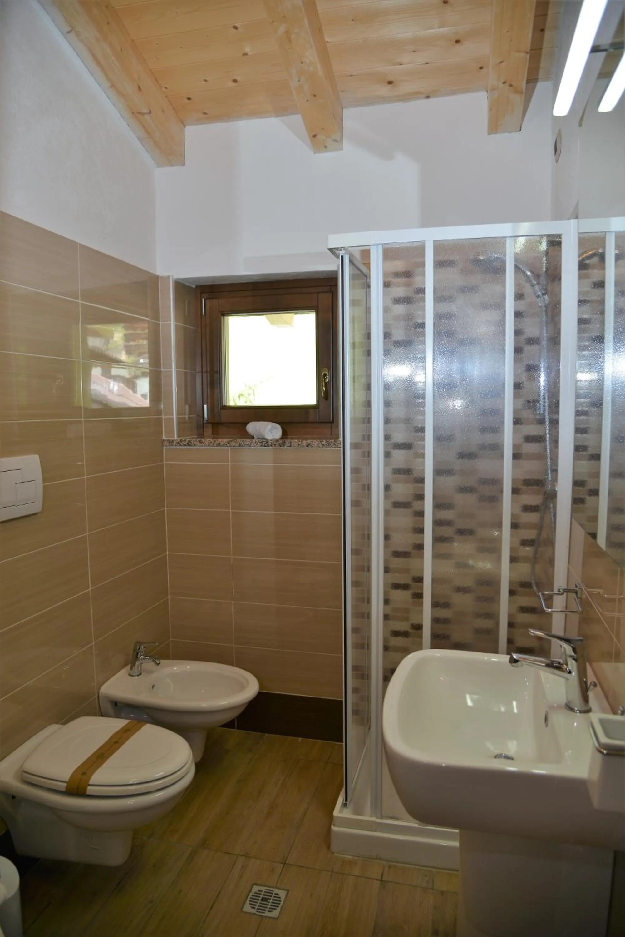 Shower in Hotel Marianna