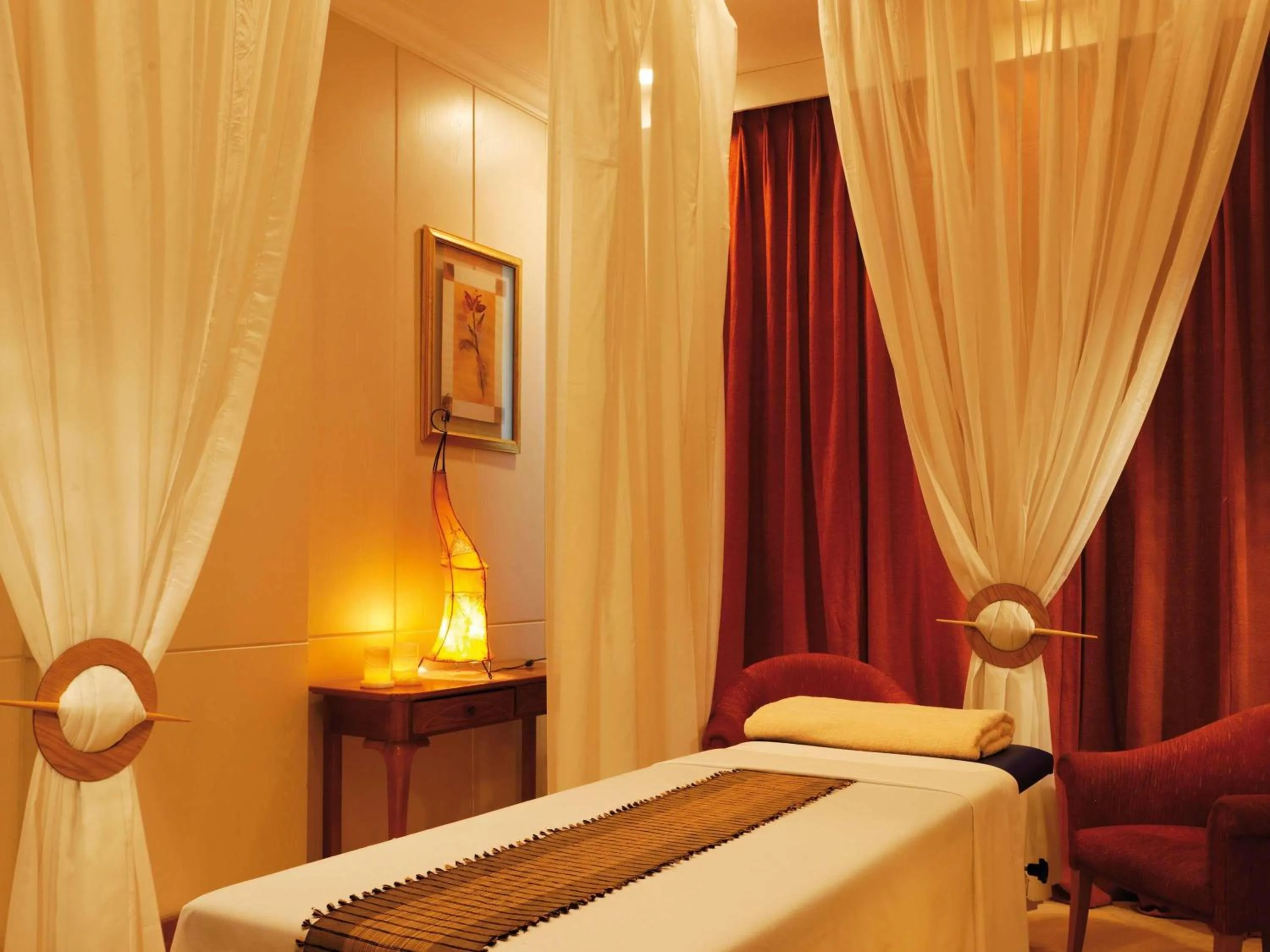 Fitness centre/facilities, Bed in Mövenpick Hotel Cairo - Media City