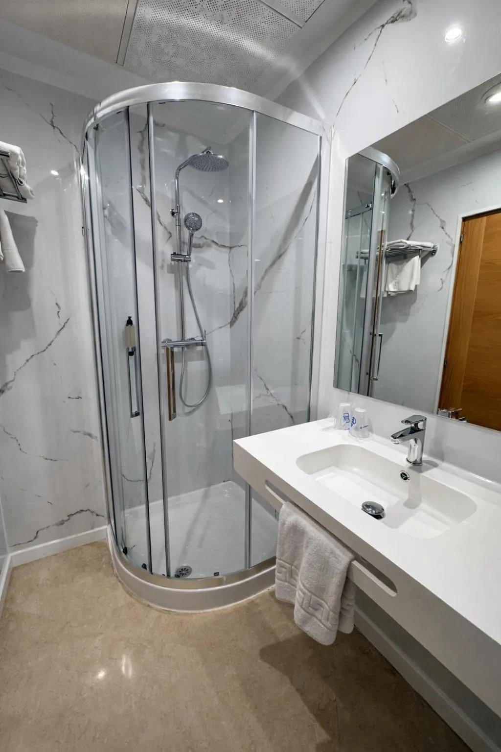 Bathroom in Hotel Duquesa