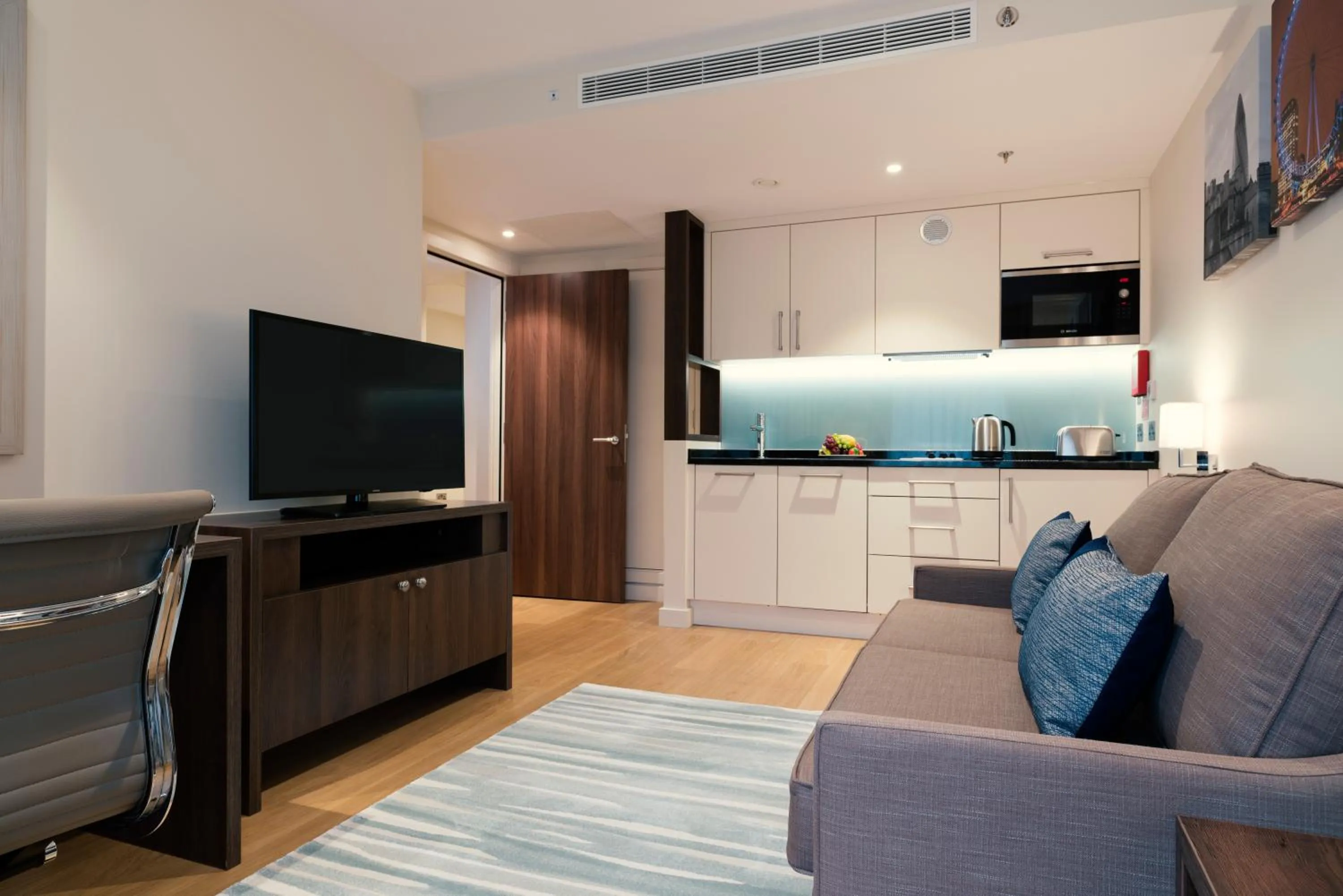 Living room in Marlin Waterloo