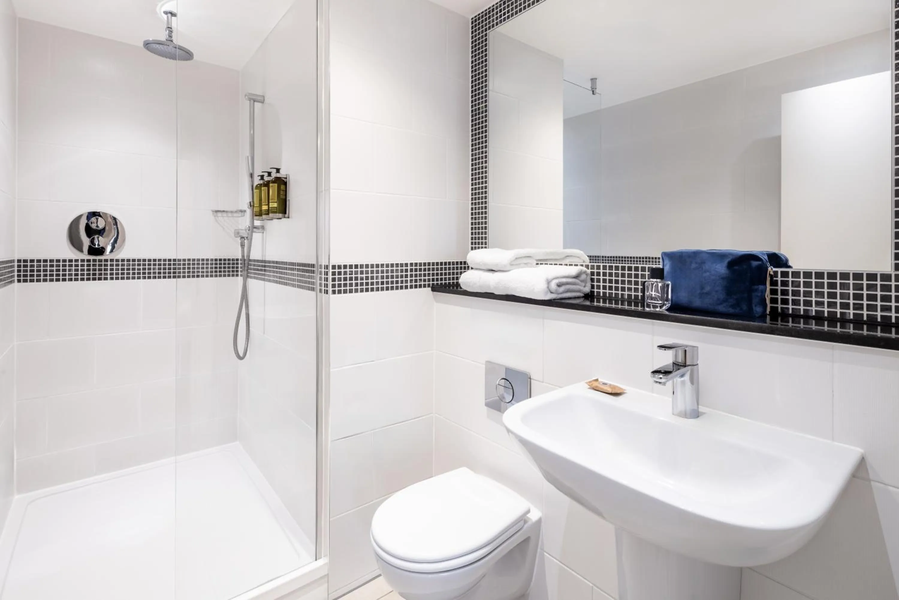 Bathroom in Marlin Waterloo