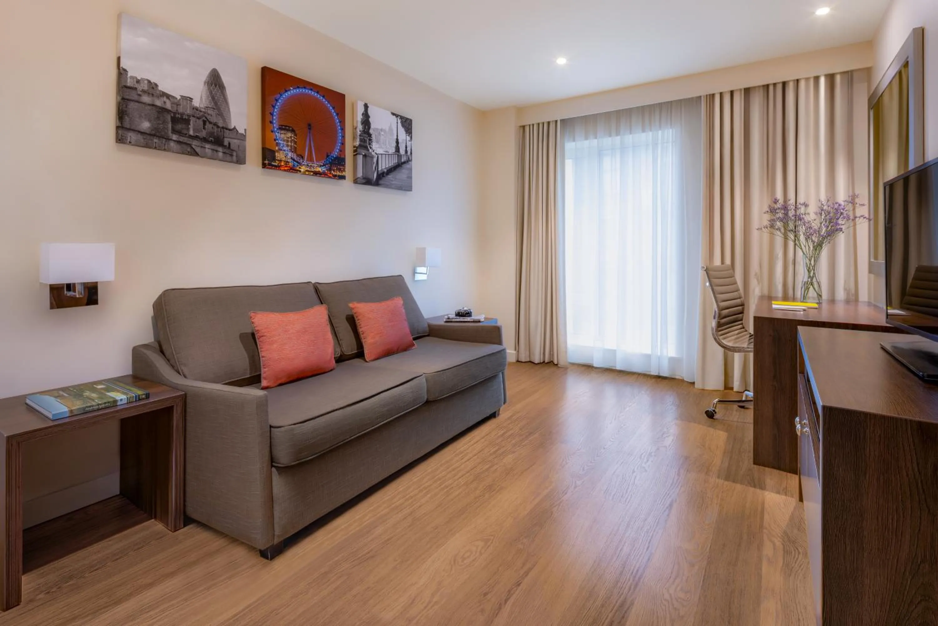 Living room in Marlin Waterloo