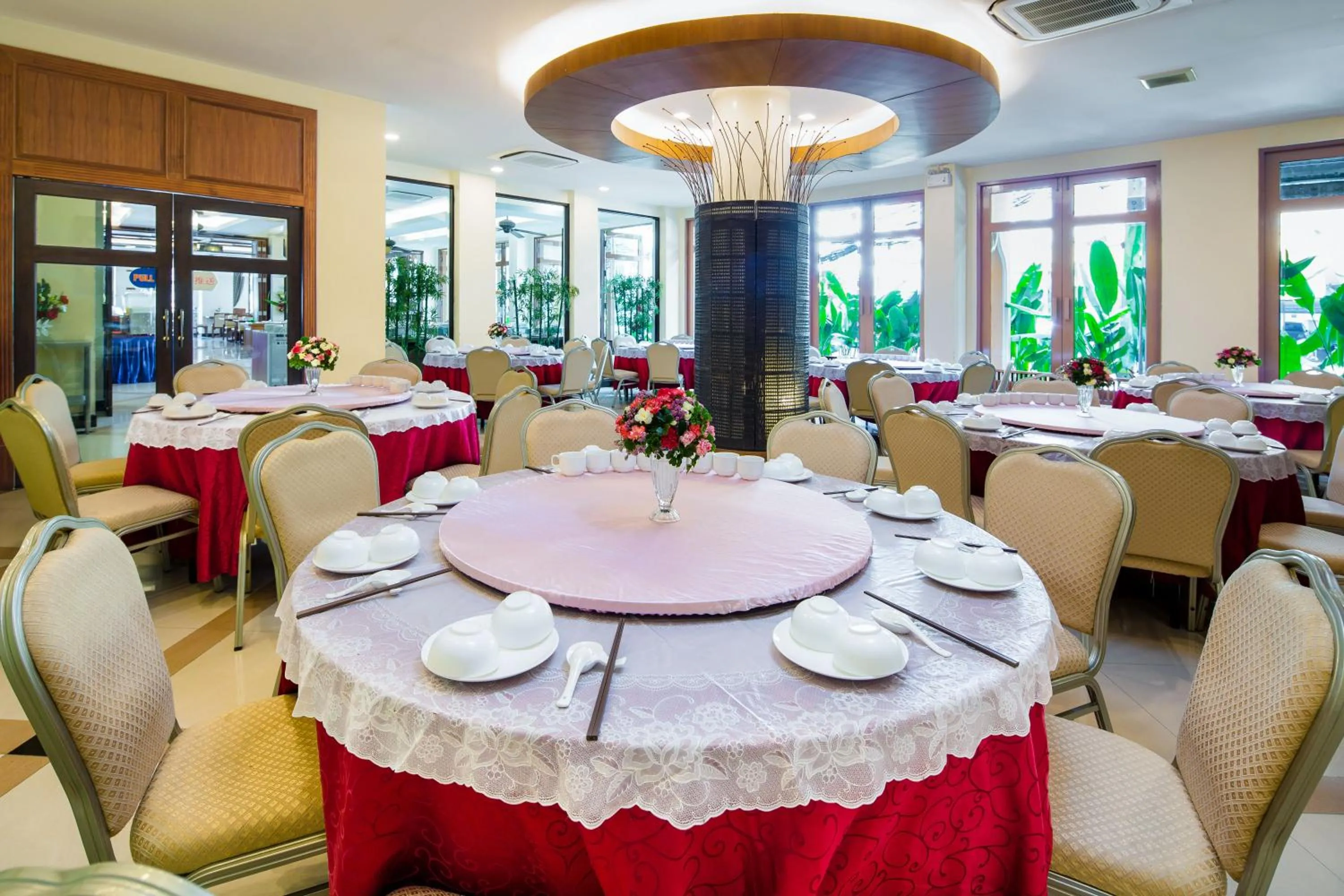 Breakfast in Aiyara Palace