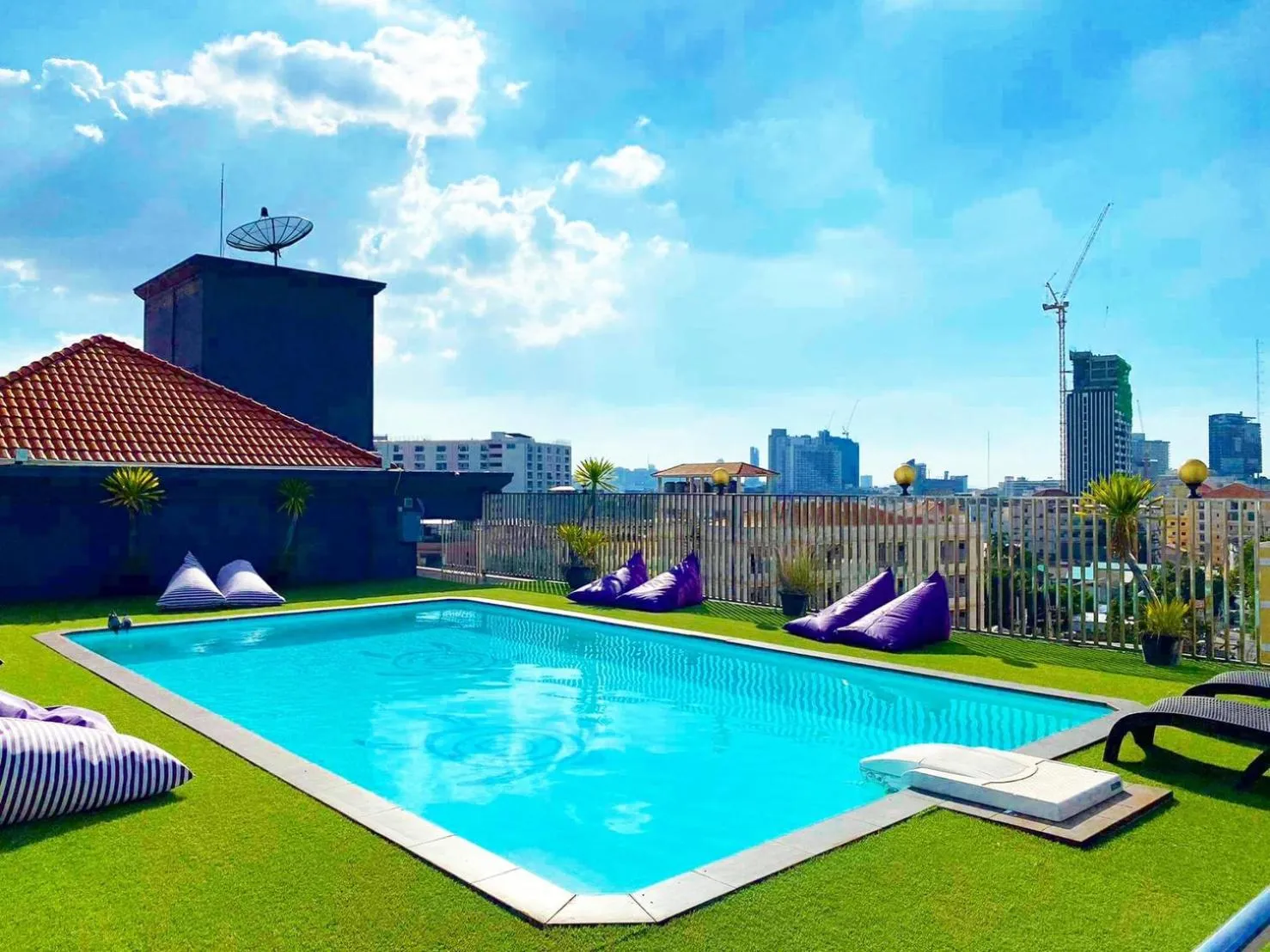 Swimming pool in Embryo Hotel