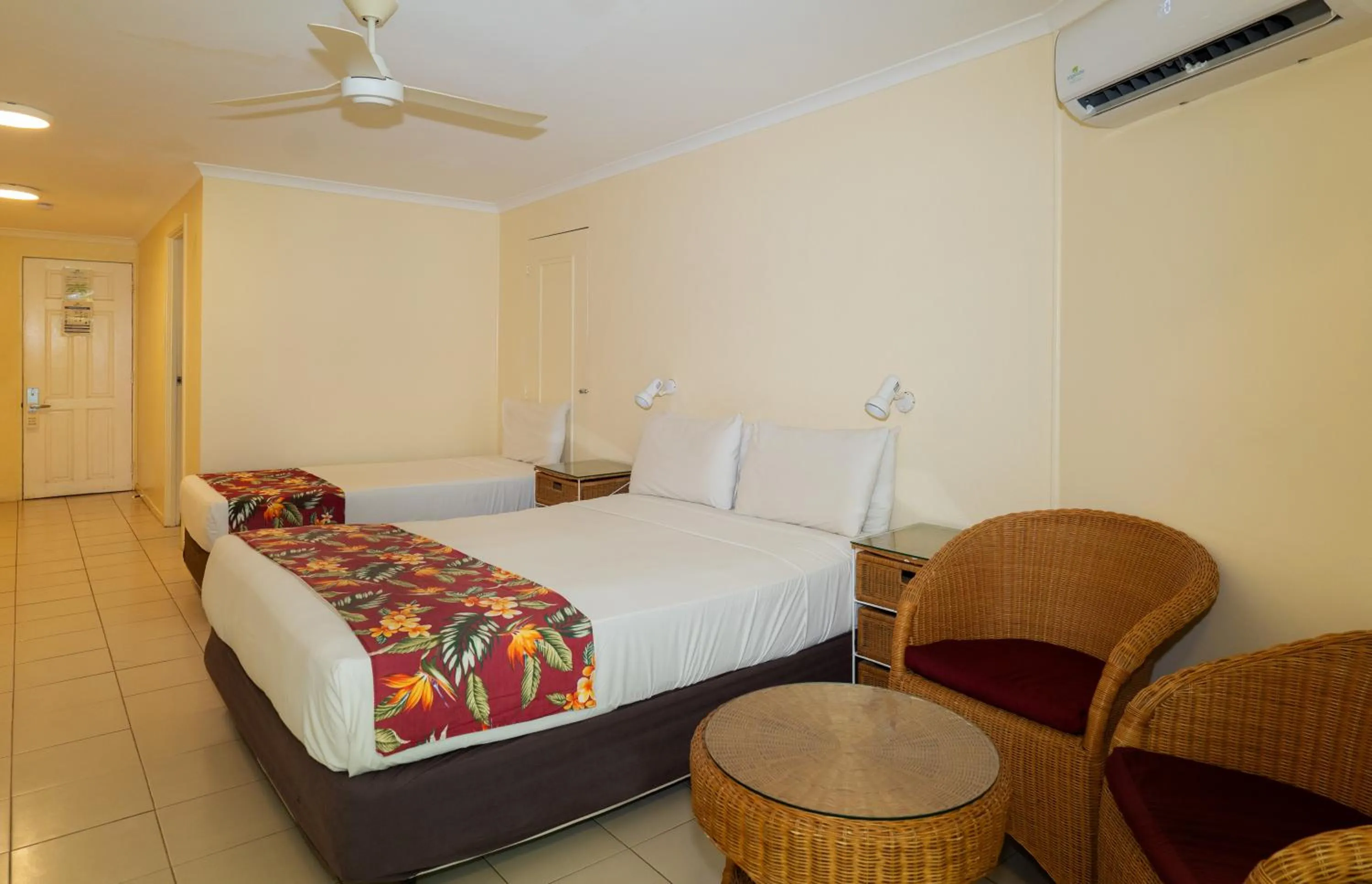 Bedroom, Bed in The Edgewater Resort & Spa