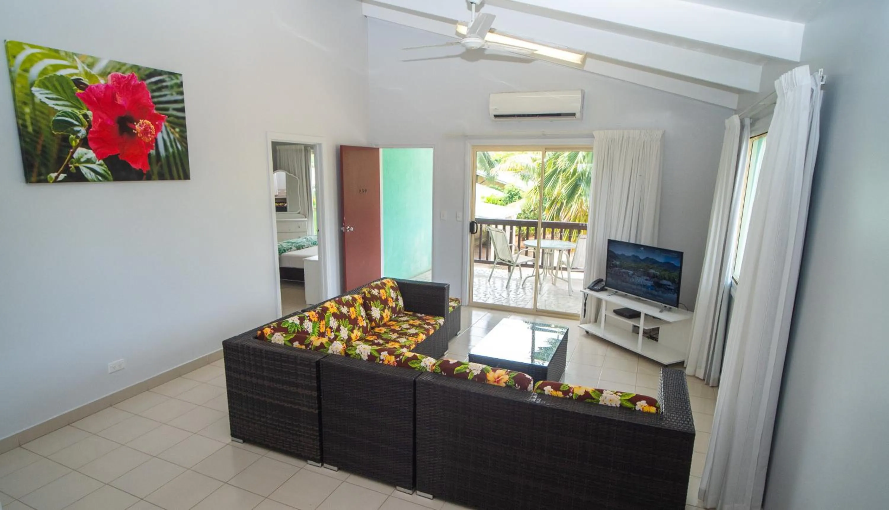 Living room in The Edgewater Resort & Spa