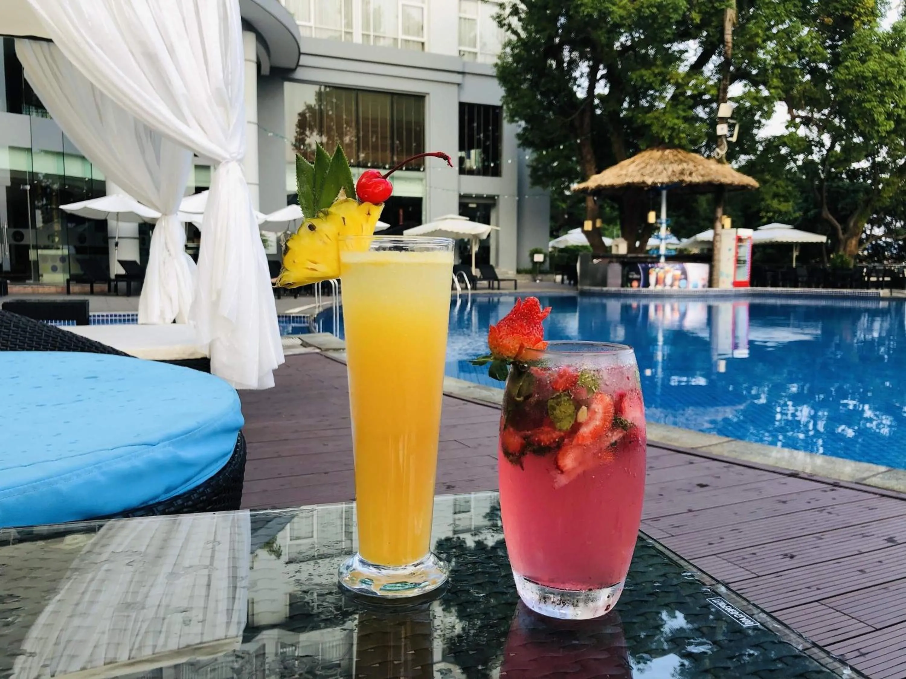 Lounge or bar in Novotel Ha Long Bay Hotel