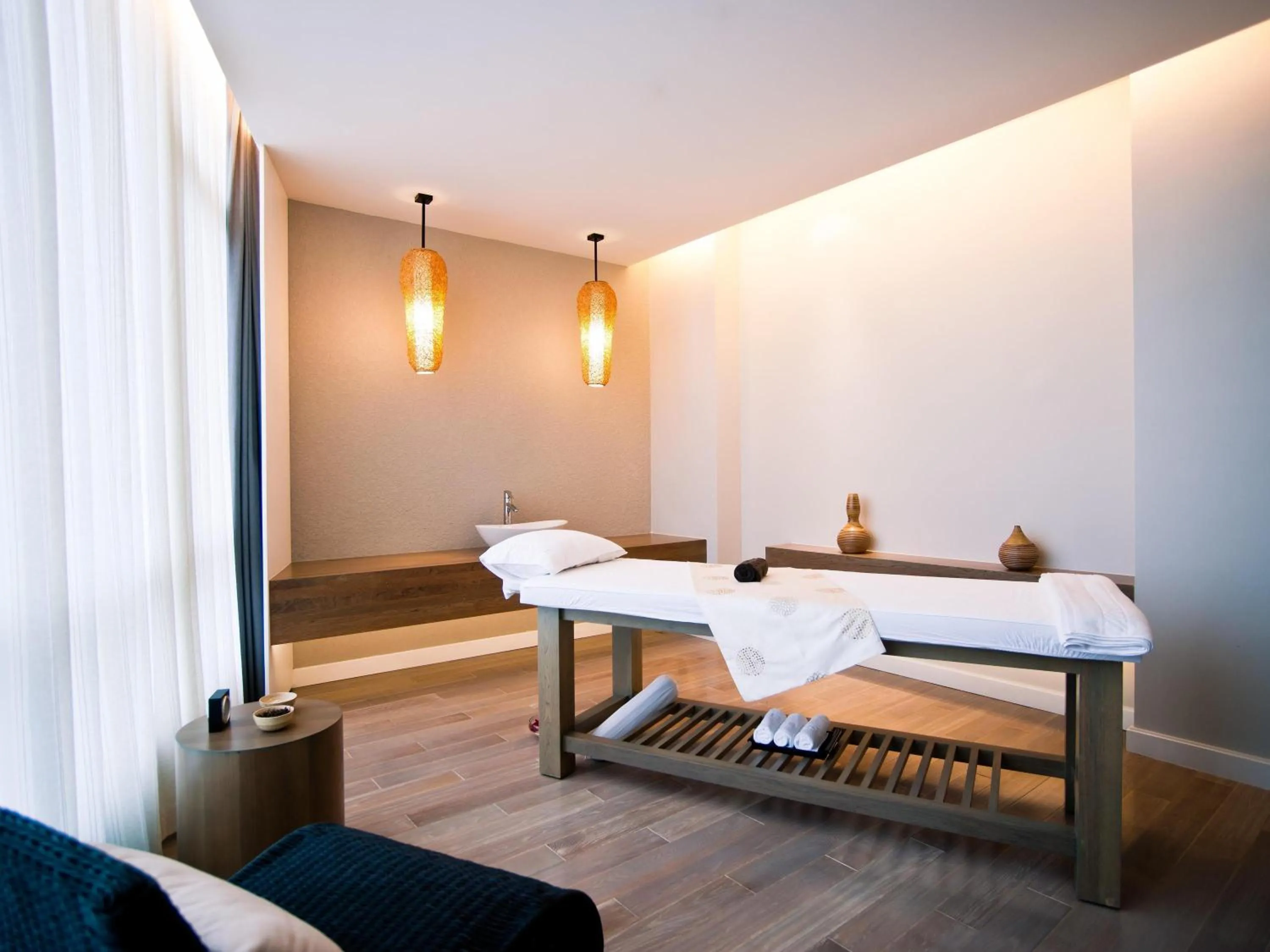 Spa and wellness centre/facilities, Bed in Novotel Ha Long Bay Hotel