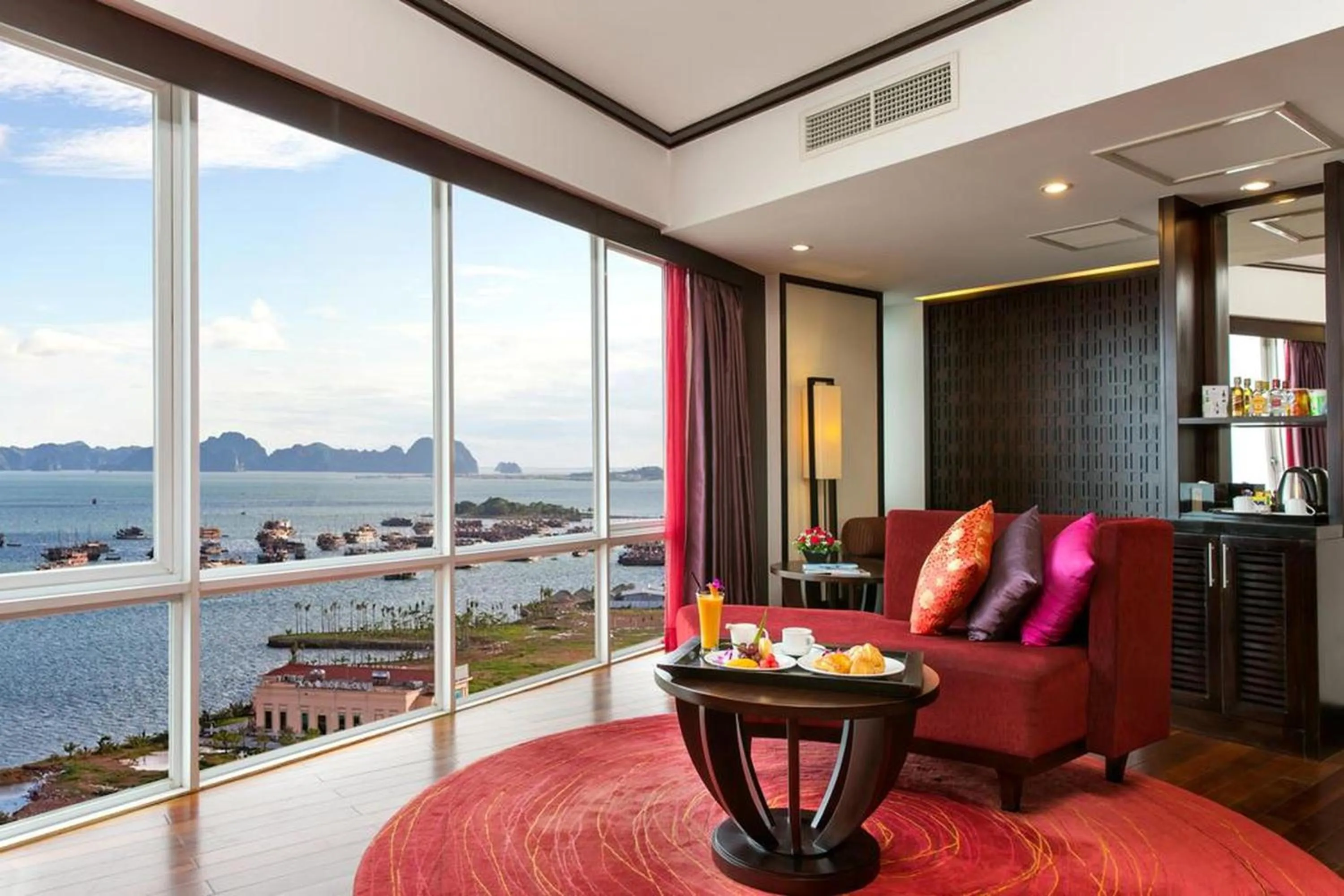 Living room in Novotel Ha Long Bay Hotel
