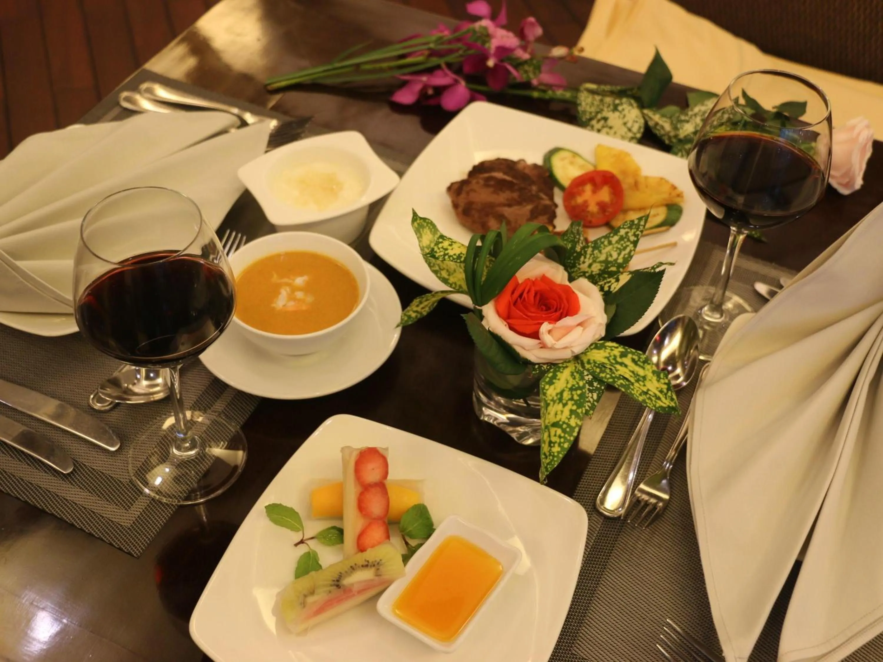 Restaurant/places to eat in Novotel Ha Long Bay Hotel