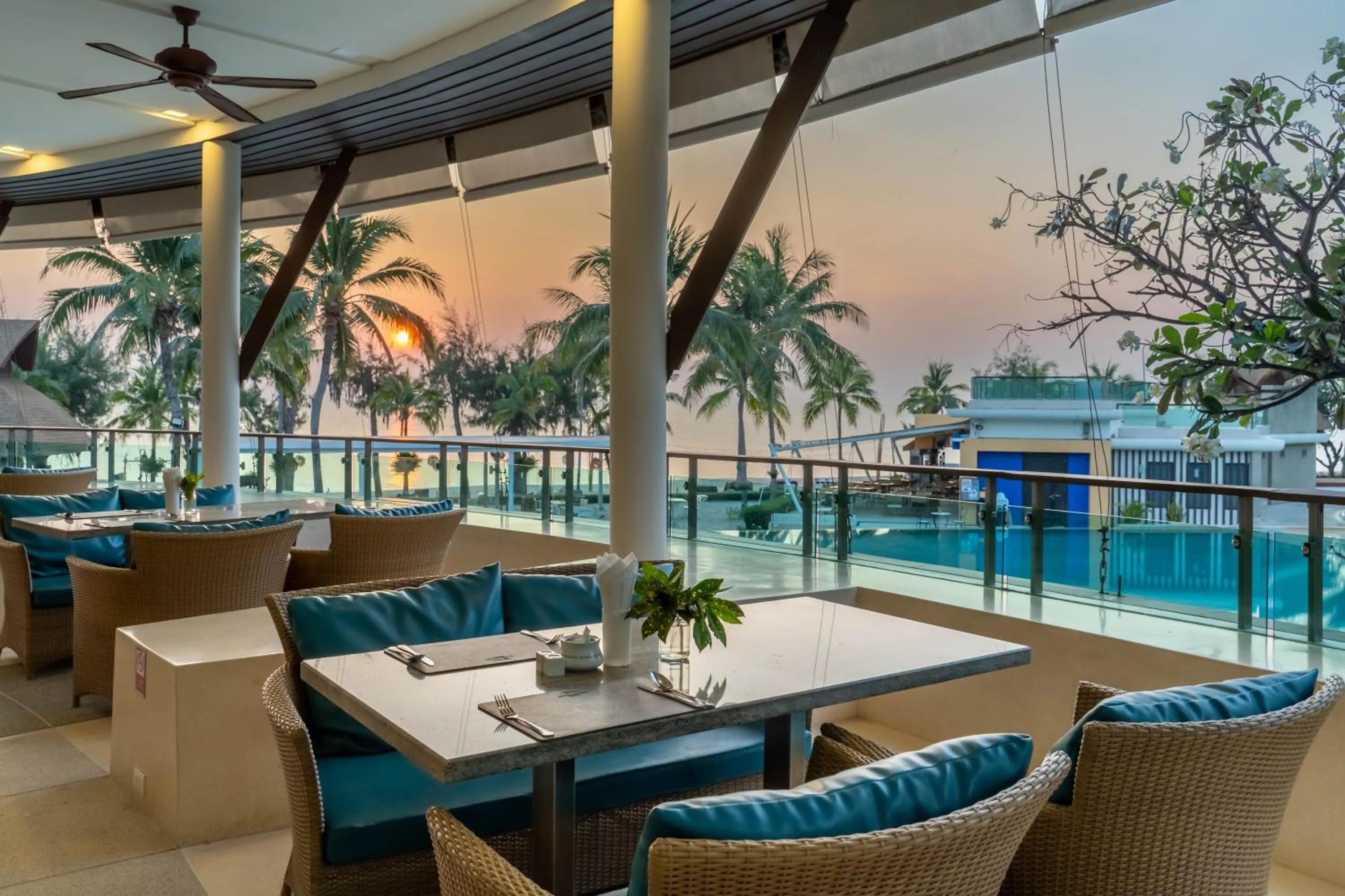 Restaurant/places to eat in Springfield @Sea Resort & Spa