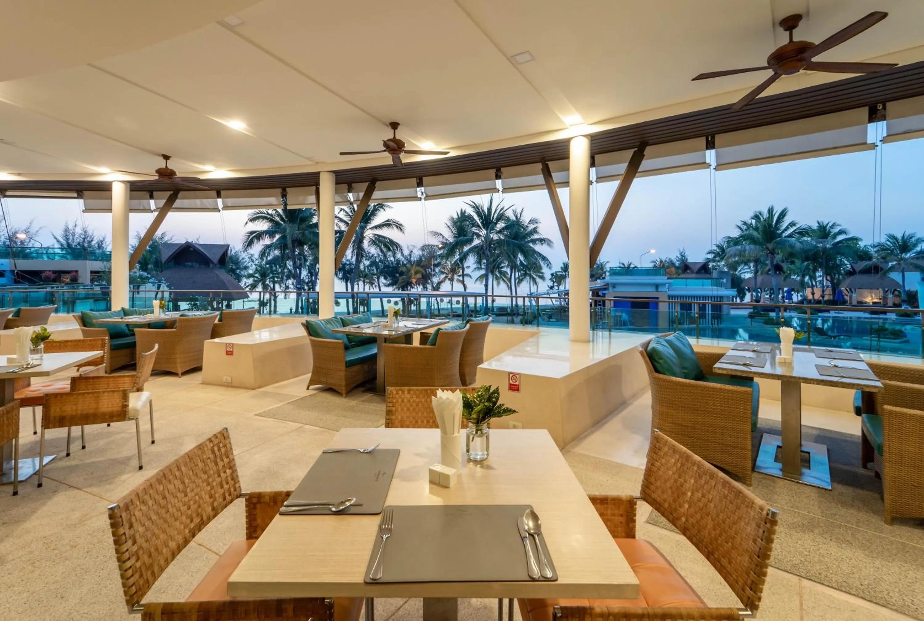 Restaurant/places to eat in Springfield @Sea Resort & Spa