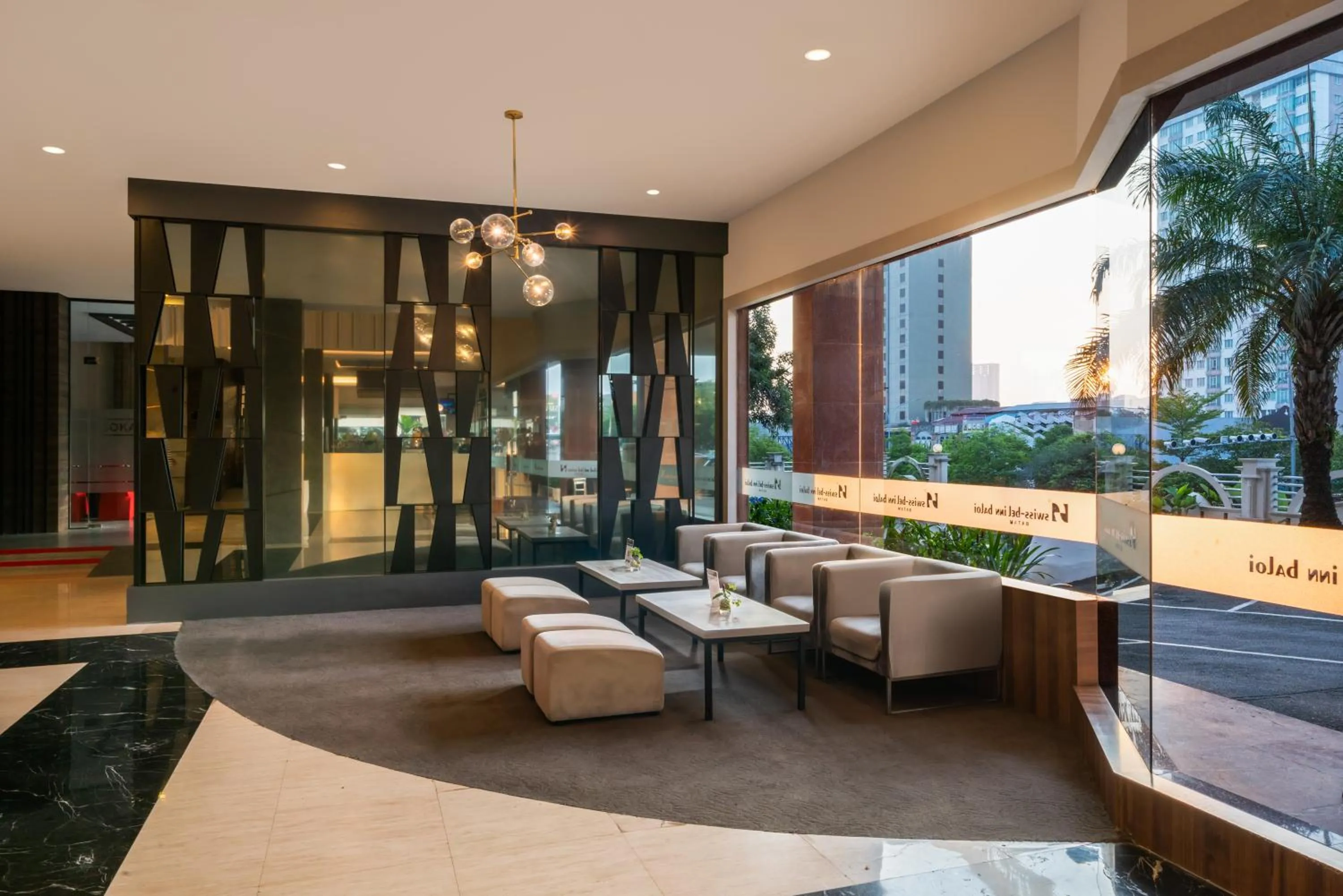 Lobby or reception in Swiss-Belinn Baloi Batam
